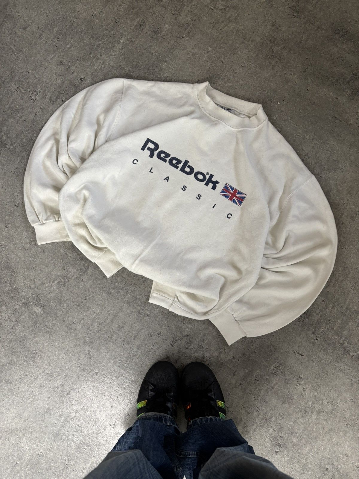Reebok Reebok White Vintage Boxy Crewneck L Streetwear Size US L / EU 52-54 / 3 - 3 Thumbnail