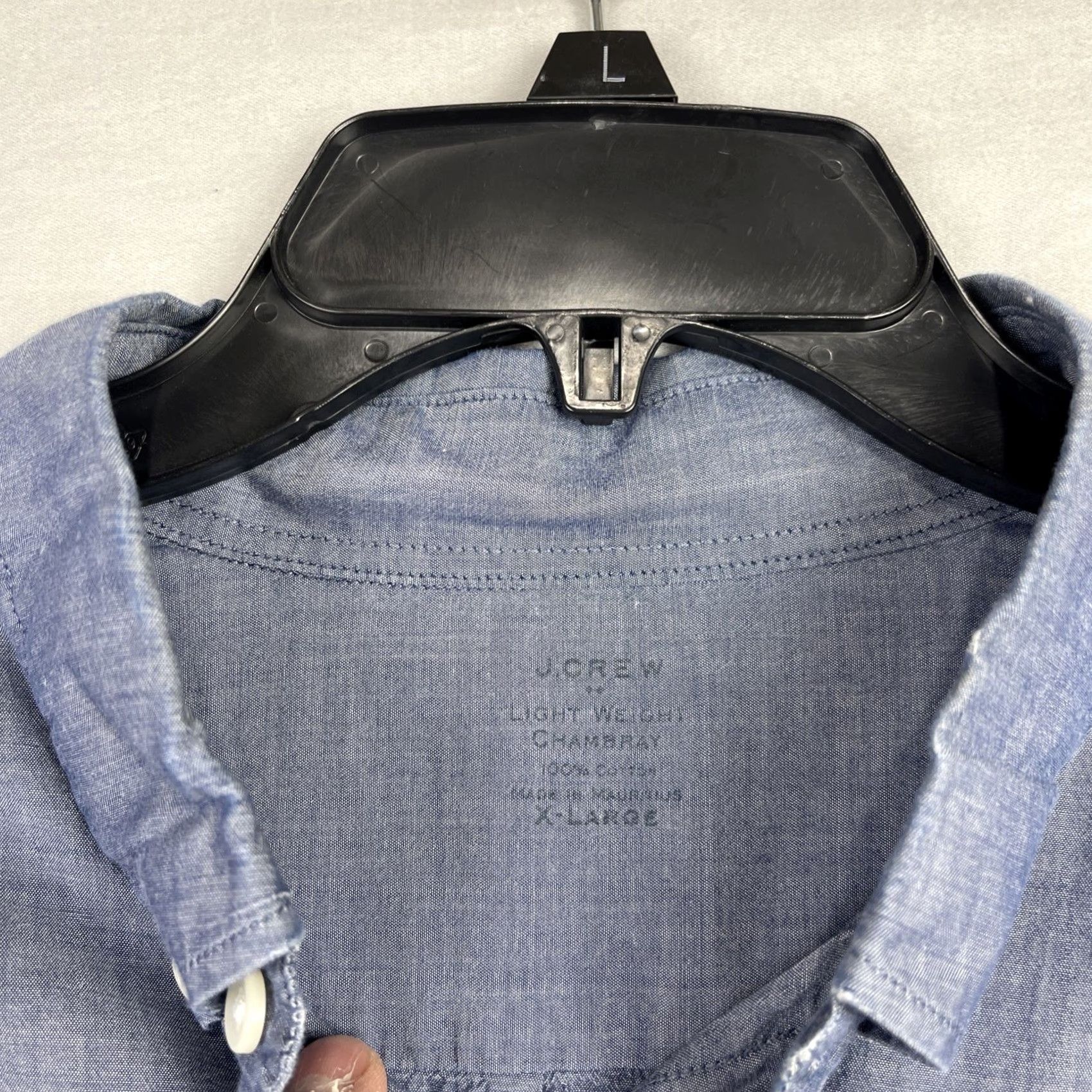 J.Crew J.CREW Shirt XL Blue Chambray Lightweight Button-Up Pocket Mens Size US XXL / EU 58 / 5 - 4 Thumbnail