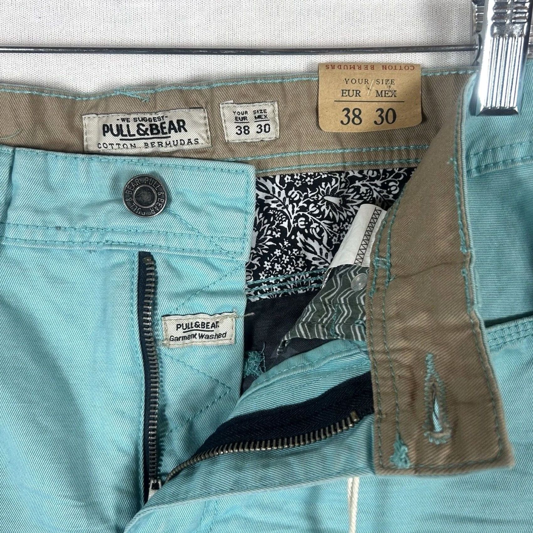 Vintage Pull&Bear Mens Bermuda Shorts 38 Cotton Teal Green Casual NWT Bermuda Shorts Casual Mens Regular Fit Pocketed Zip Closure Size US 38 / EU 54 - 5 Thumbnail