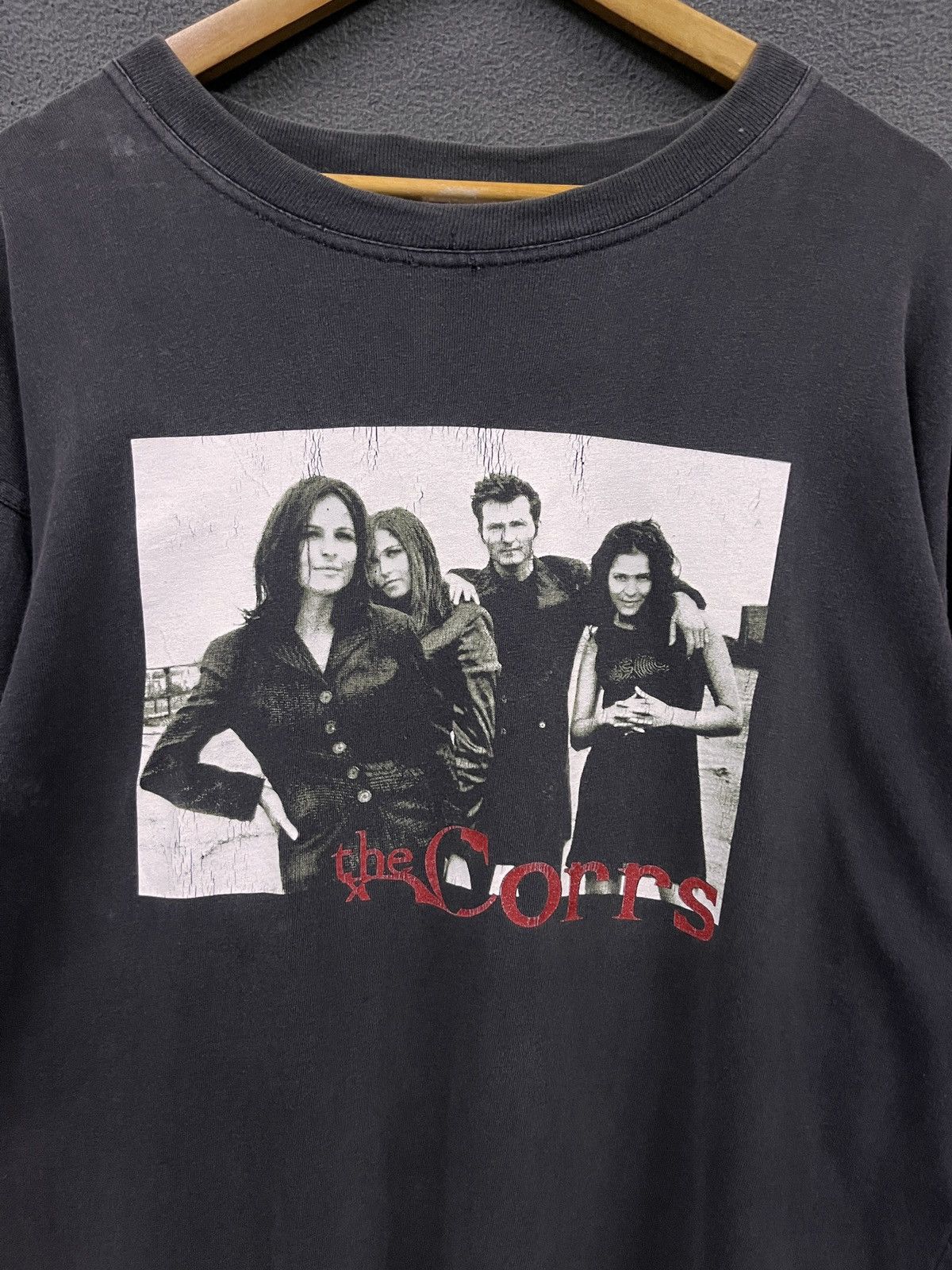 Vintage VINTAGE 90s THE CORRS BAND TSHIRT NICE MAN TAG Size US L / EU 52-54 / 3 - 3 Thumbnail