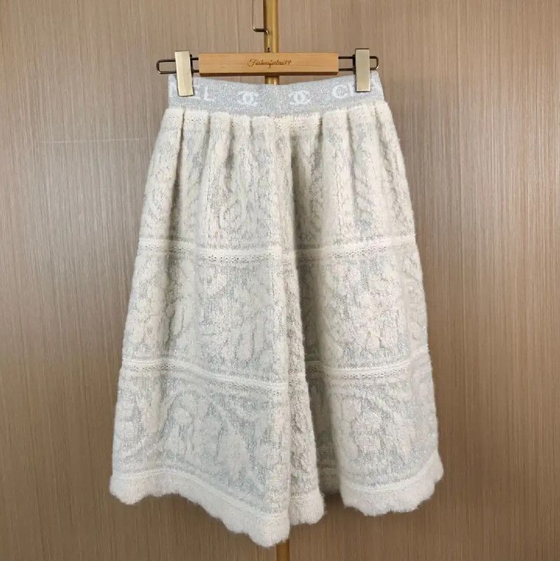 Chanel Chanel White Cashmere Midi Skirt 0089 Size 23" - 1 Thumbnail