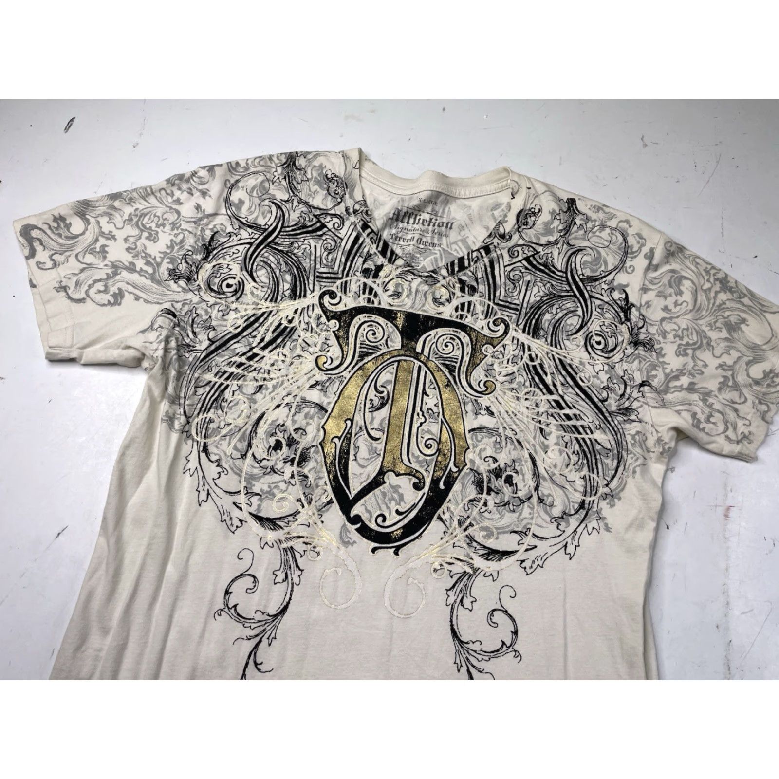 Affliction VINTAGE Affliction Terrell Owen’s V Neck T Shirt Men’s XL White Signatures Series Short Sleeve Men XL V-Neck T-Shirt Size US XL / EU 56 / 4 - 2 Thumbnail