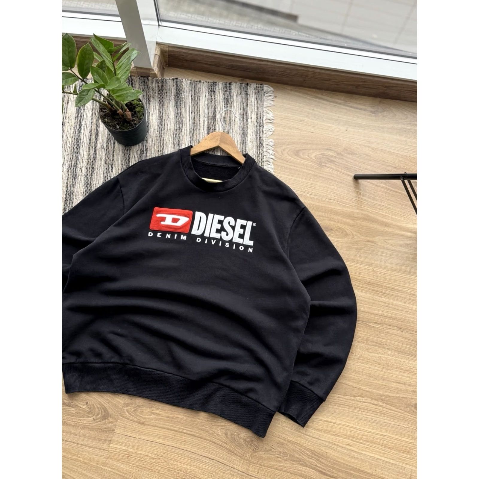 Diesel DIESEL Embroidered Big Logo Black Sweatshirt Men L Size Vintage Size US L / EU 52-54 / 3 - 2 Thumbnail