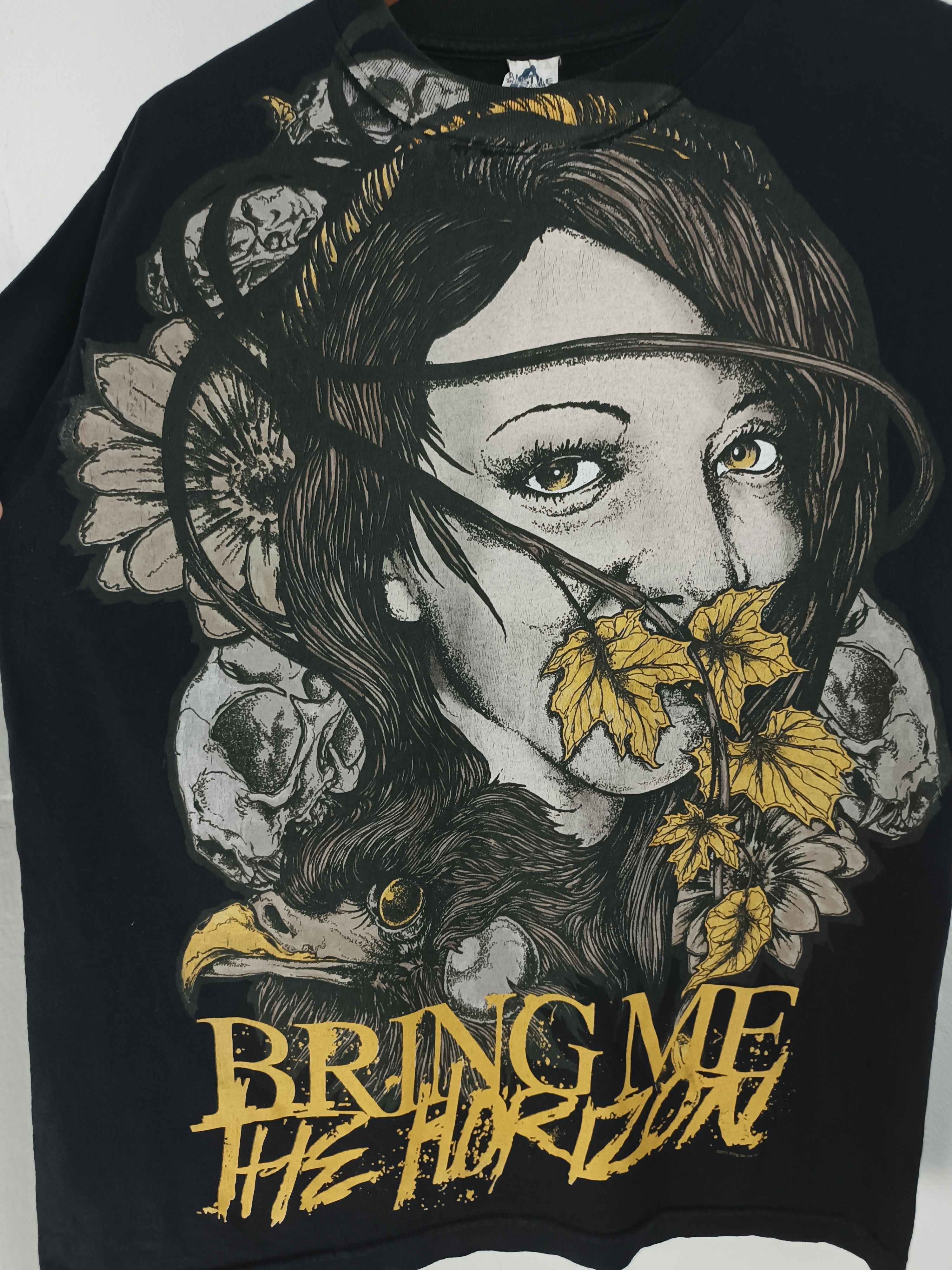 Band Tees VINTAGE Y2K BRING ME THE HORIZON AOP emo 2000 panic Size US M / EU 48-50 / 2 - 9 Thumbnail