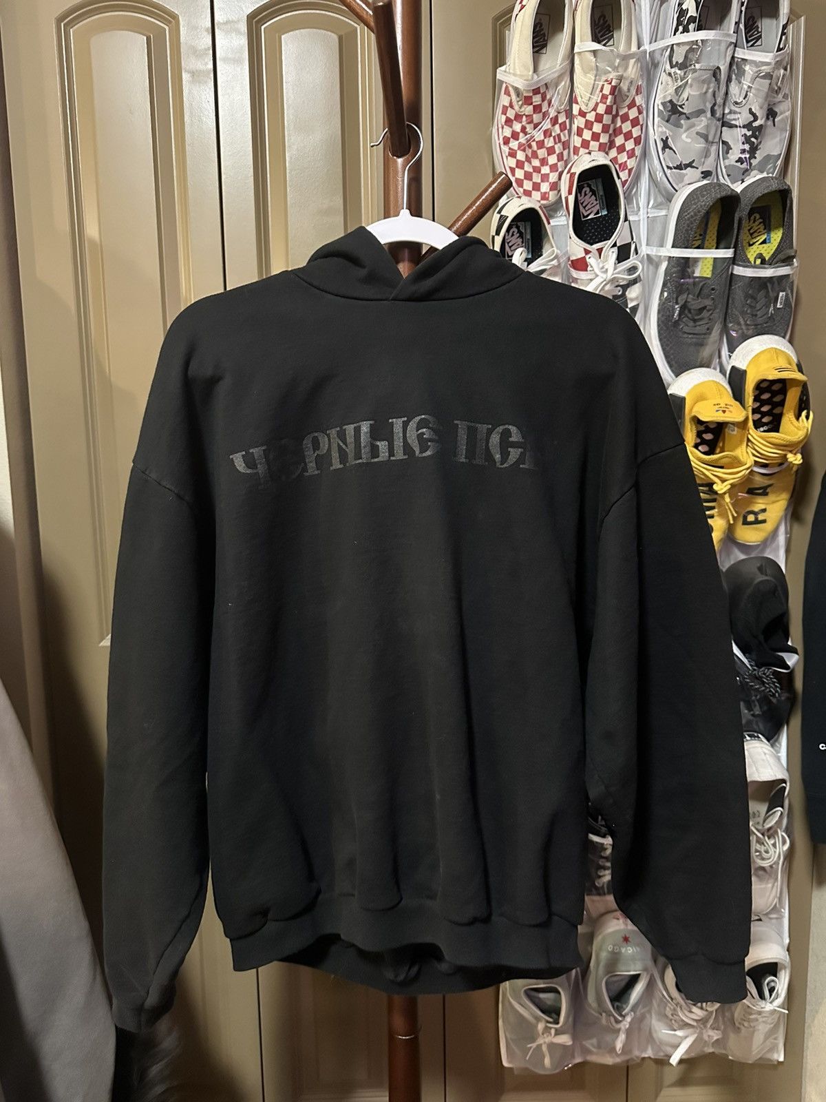 Gosha Rubchinskiy × Kanye West × Yeezy YZY GOSHA BLACK DOG HOODIE