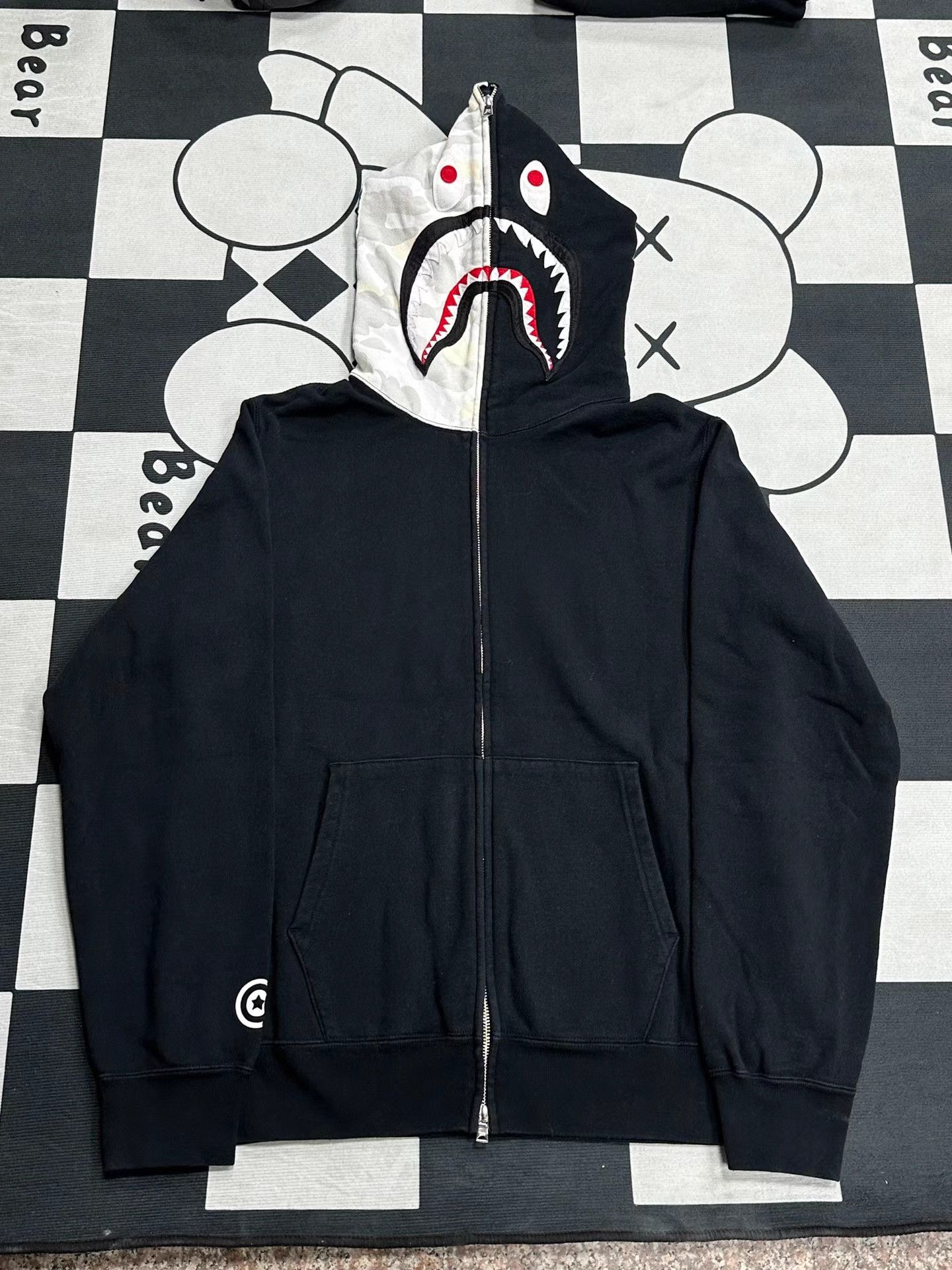 Bape Bape Half Head White Star Shark Jacket K5 Size US XL / EU 56 / 4 - 1 Thumbnail