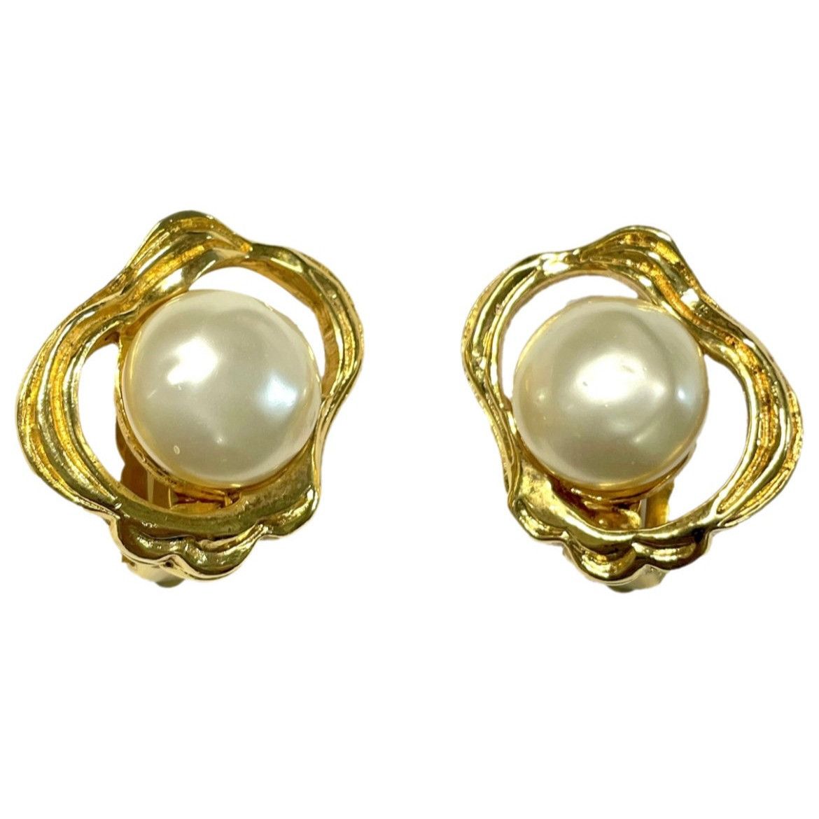image of Vintage Chanel Gold Tone Oyster Earrings With Round Pearl, Women's
