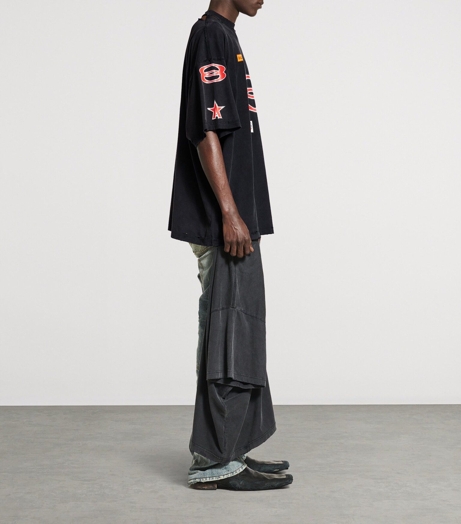 Balenciaga o1tr1nto0526 Sponsor Logos T-Shirt Oversized in Black Size US XL / EU 56 / 4 - 2 Thumbnail