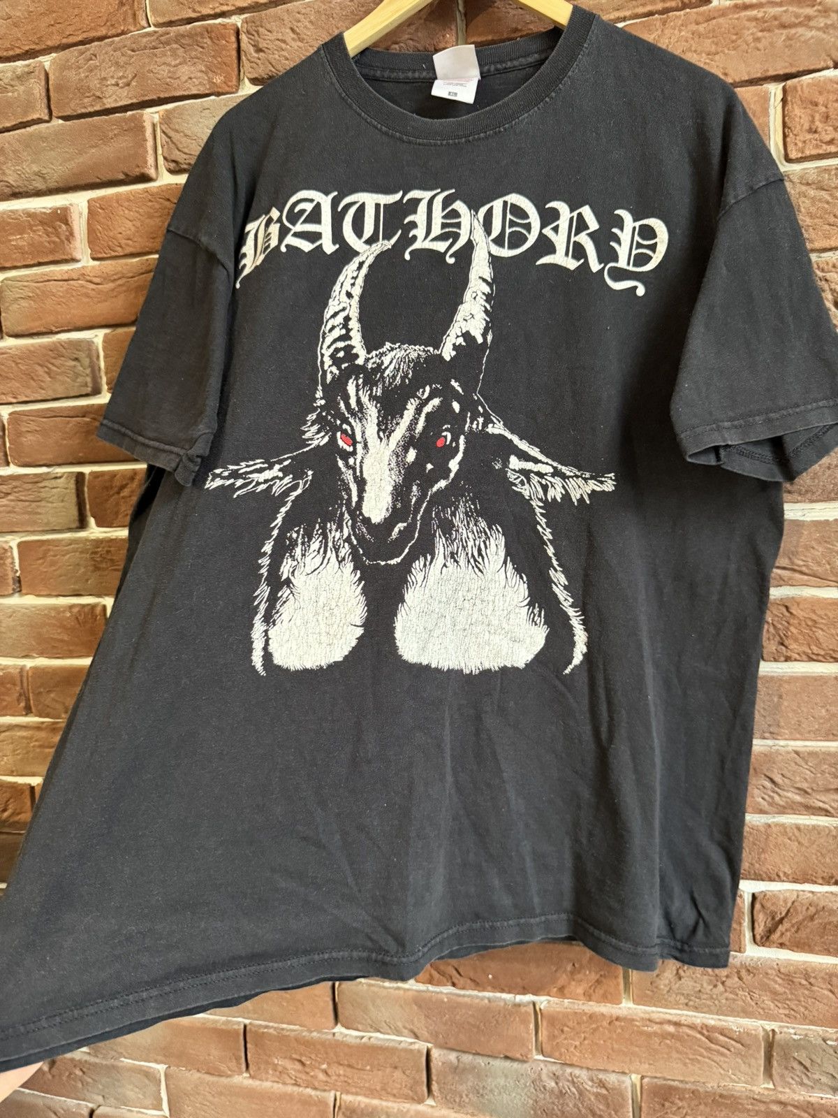 Band Tees Elizabeth Bathory Vintage 00s Goat Queen Metal Band Tee 666 Size US XL / EU 56 / 4 - 4 Thumbnail