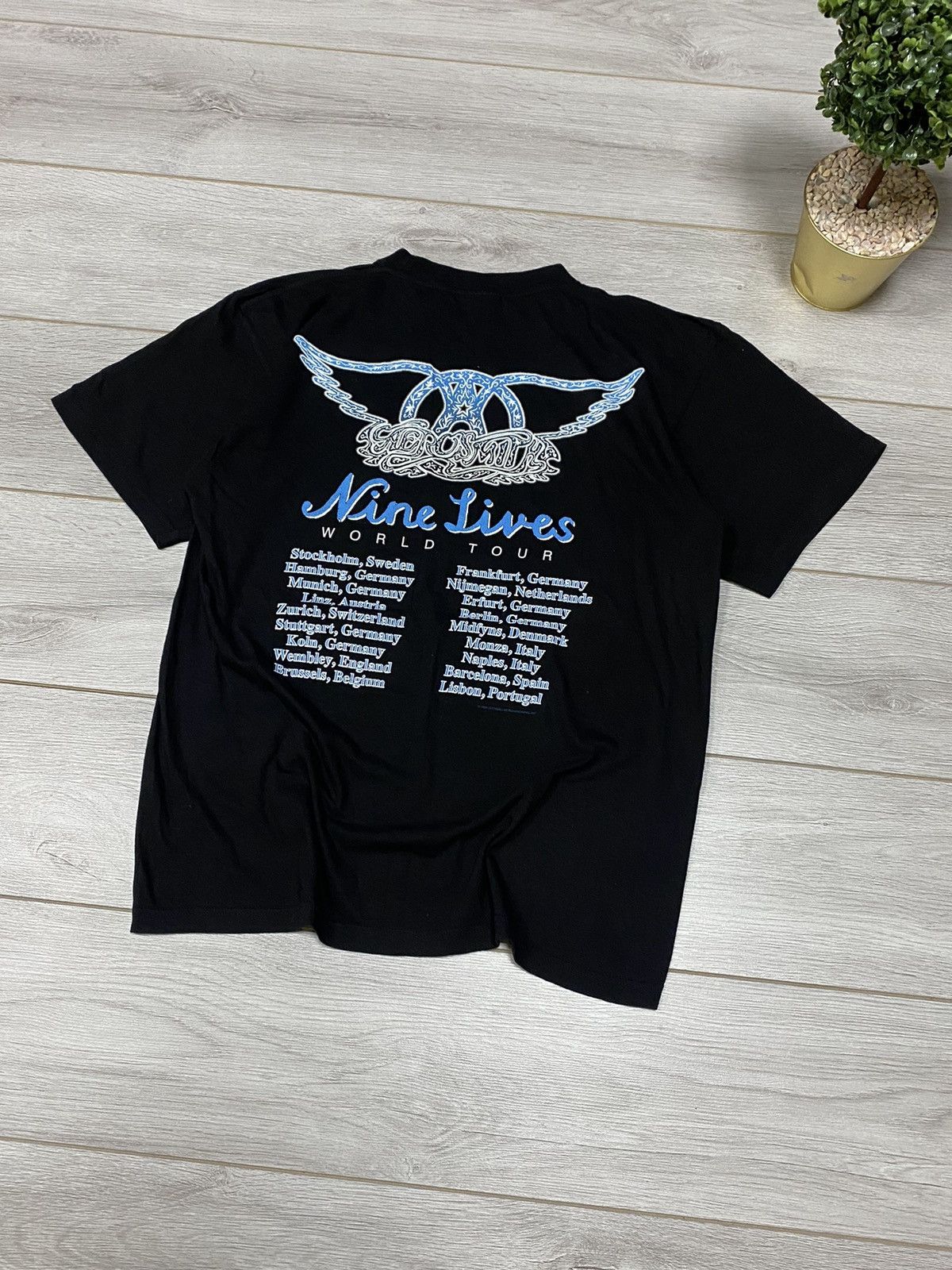 Band Tees 1997 Aerosmith Nine Lives Tour t-shirt Size US L / EU 52-54 / 3 - 2 Thumbnail