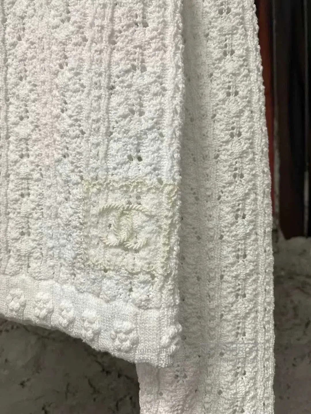 Chanel Chanel White Camellia Knit Sweater. Size XS / US 0-2 / IT 36-38 - 5 Thumbnail