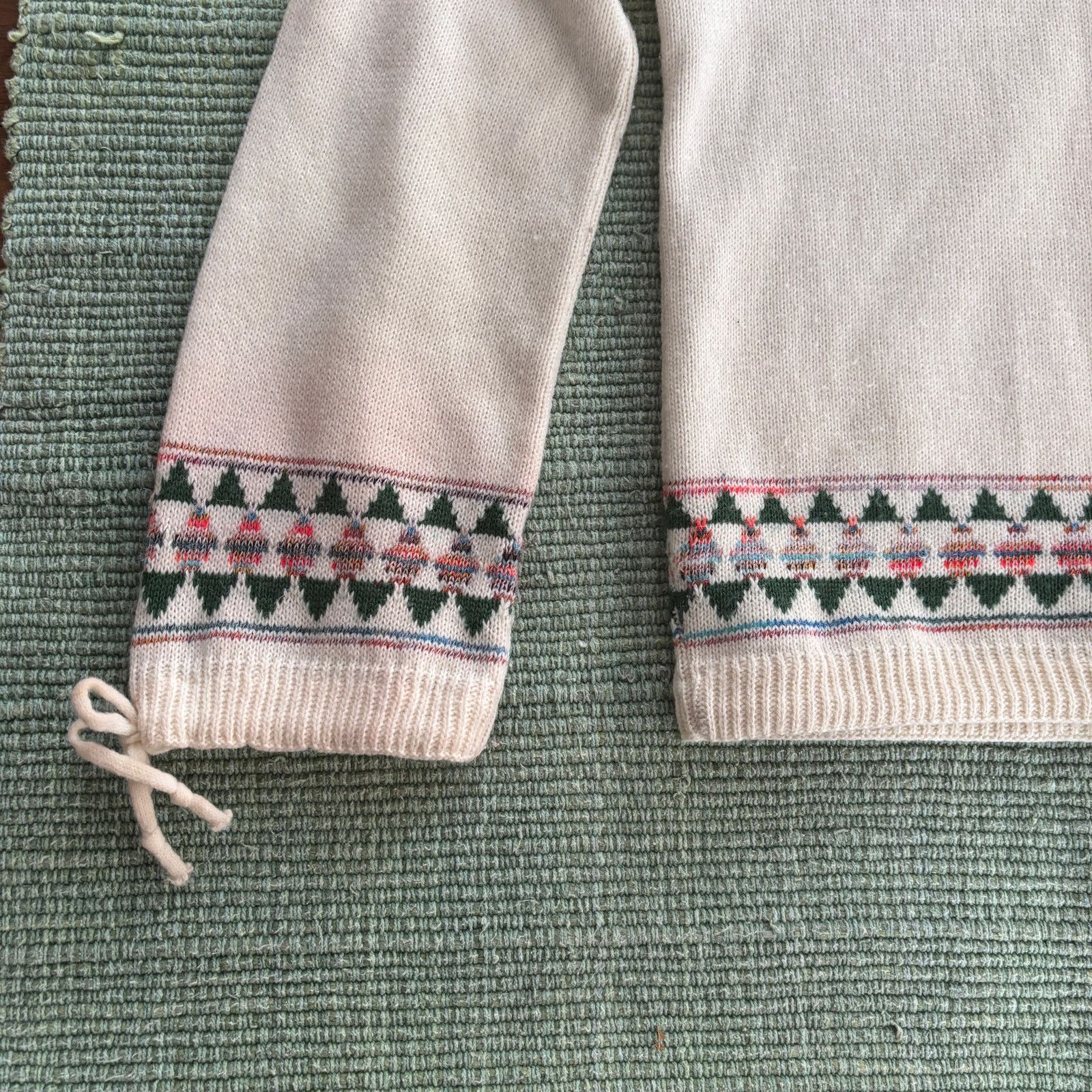 Vintage Vintage 1970s wool turtleneck womens ski sweater size S Size S / US 4 / IT 40 - 2 Thumbnail