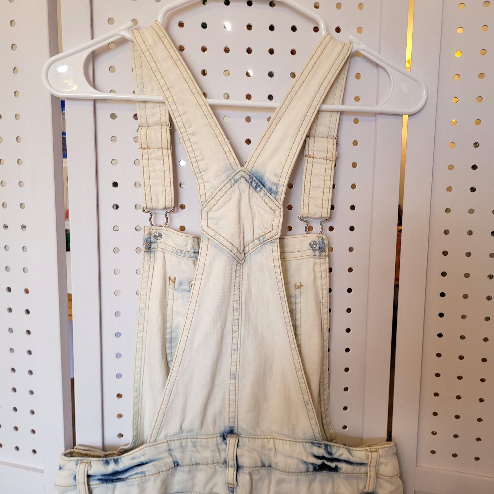 Mossimo Mossimo Women's Distressed Denim Overalls Acid Wash XS TP Size 26" / US 2 / IT 38 - 8 Thumbnail