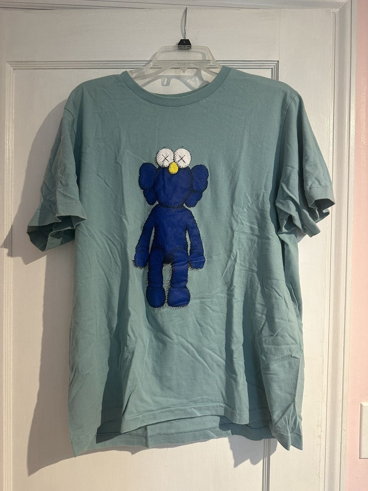 Kaws × Uniqlo Kaws x Uniqlo Tee Size US L / EU 52-54 / 3 - 1 Thumbnail