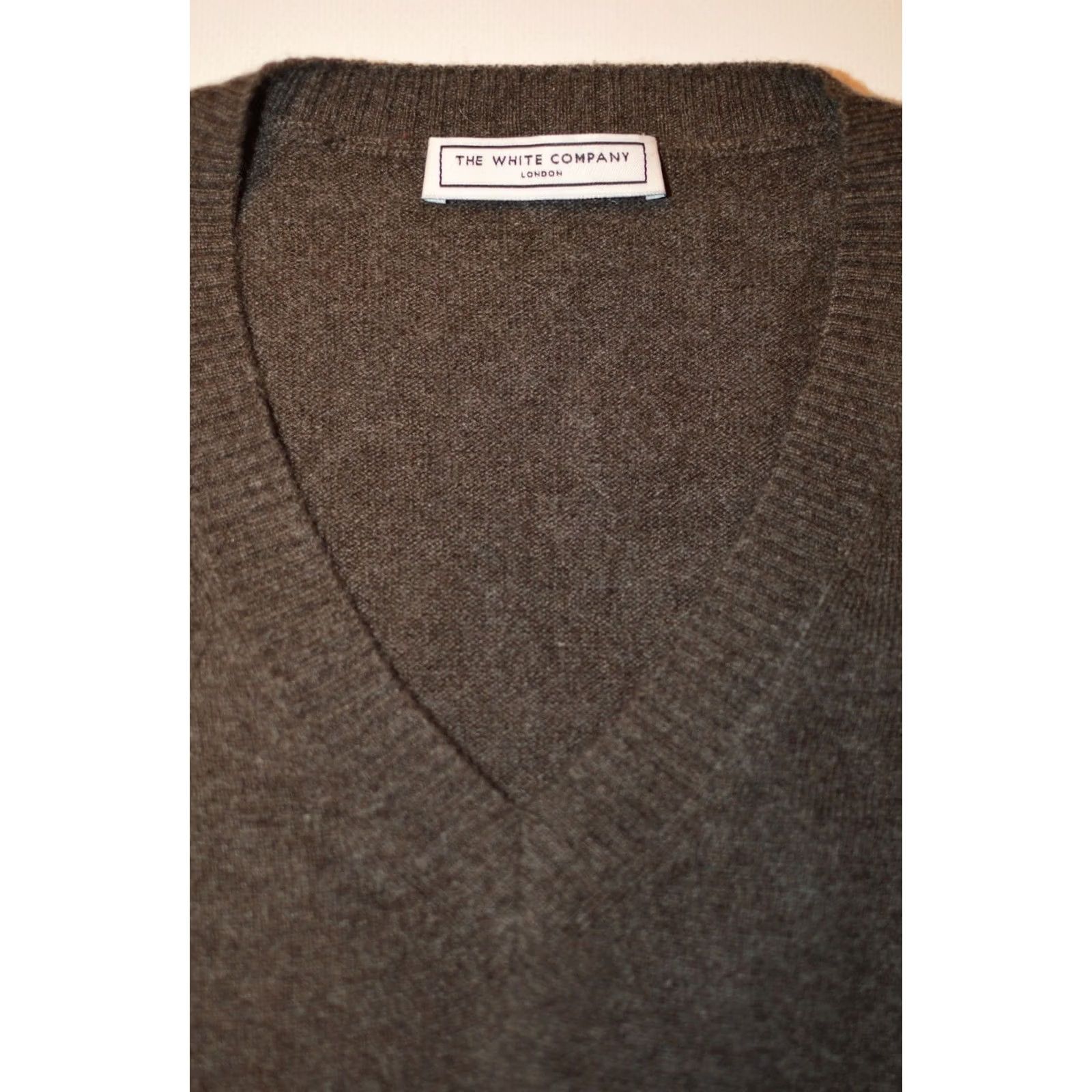 Vintage The White Company London Brown V-Neck Cashmere Sweater L Womens Men’s Size L Brown London Cashmere Pullover Size L / US 10 / IT 46 - 3 Thumbnail