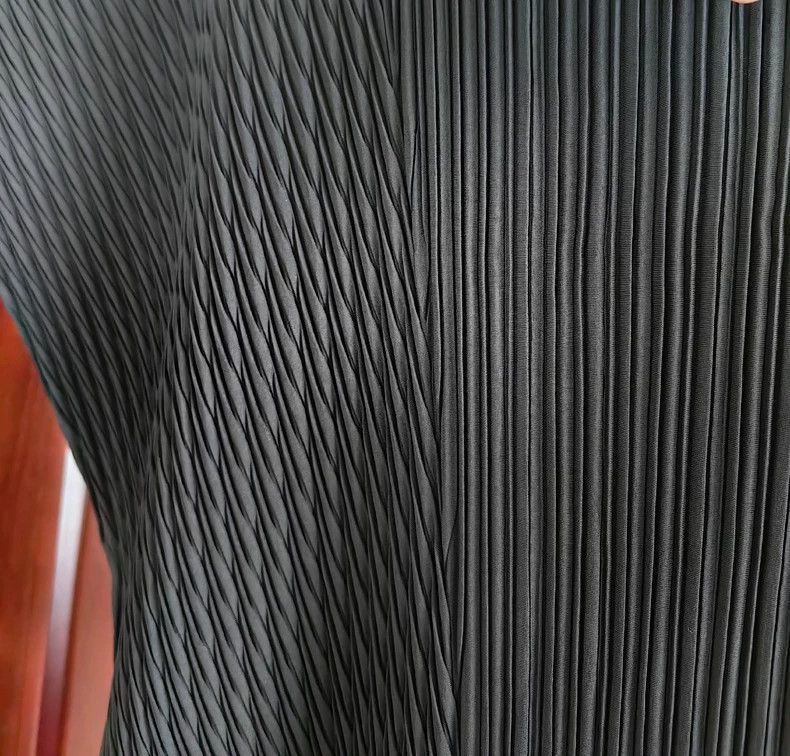 Issey Miyake Issey Miyake size:2 The main line is a black fish-scale dr Size M / US 6-8 / IT 42-44 - 5 Thumbnail