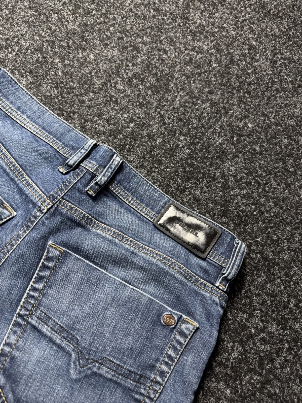 Diesel Luxury 00s Diesel Tepphar Slim Tapered Jeans Rock Y2K Denim Size US 30 / EU 46 - 17 Thumbnail