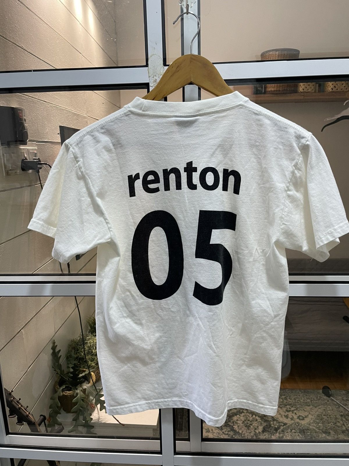 Vintage Vintage Trainspotting Movie Mark Renton 05 T-Shirt (Manga) Size US S / EU 44-46 / 1 - 10 Thumbnail