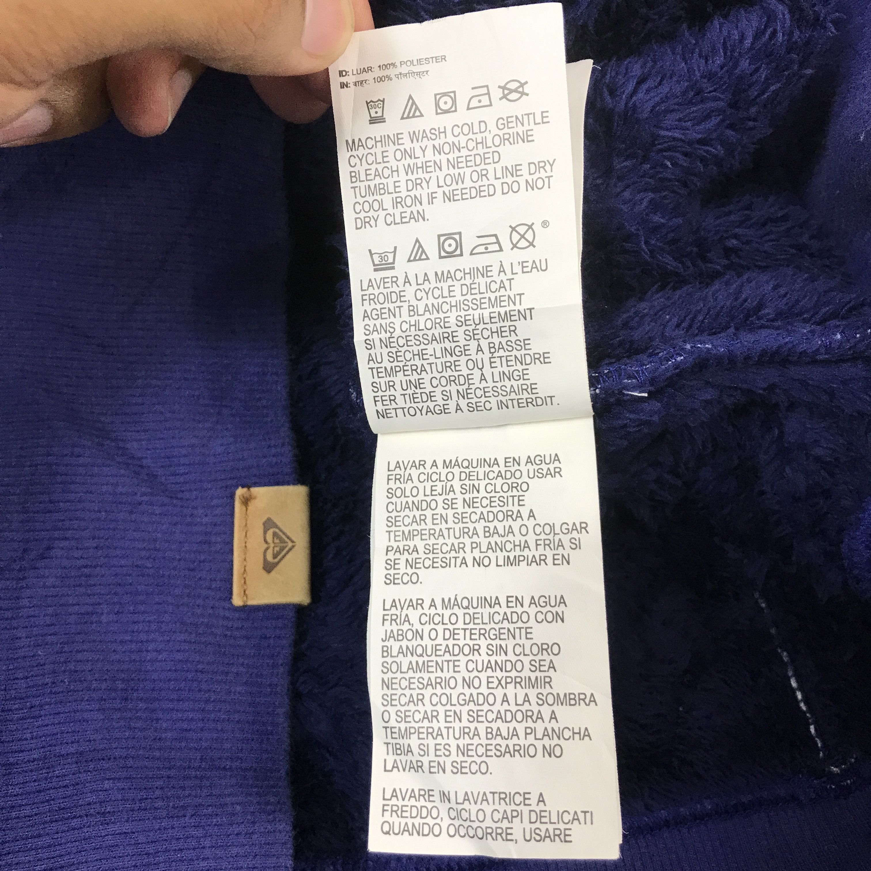 Japanese Brand JAPAN ROXY NAVAJO DESIGN HOODIES JACKET Size US M / EU 48-50 / 2 - 13 Thumbnail