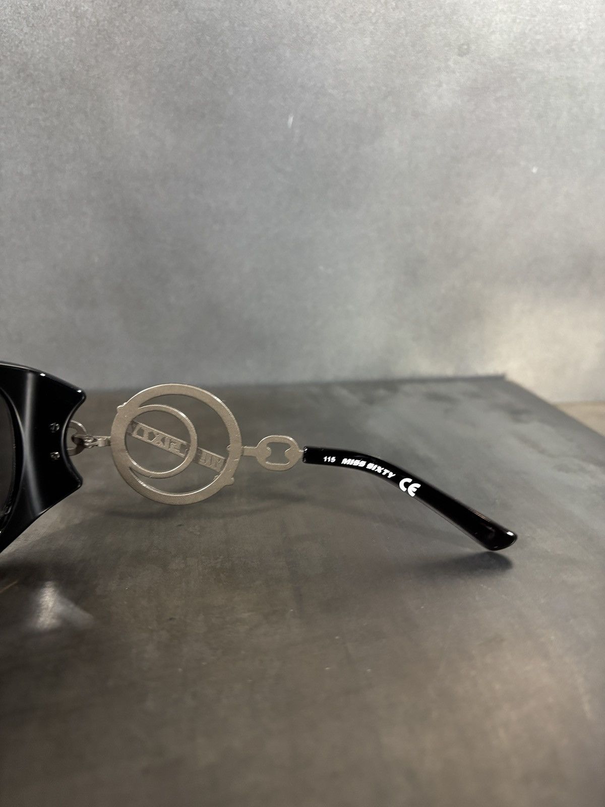 Miss Sixty Vintage Miss Sixty Sunglasses Y2K 2000s Oversized Rhinestone Size ONE SIZE - 7 Thumbnail