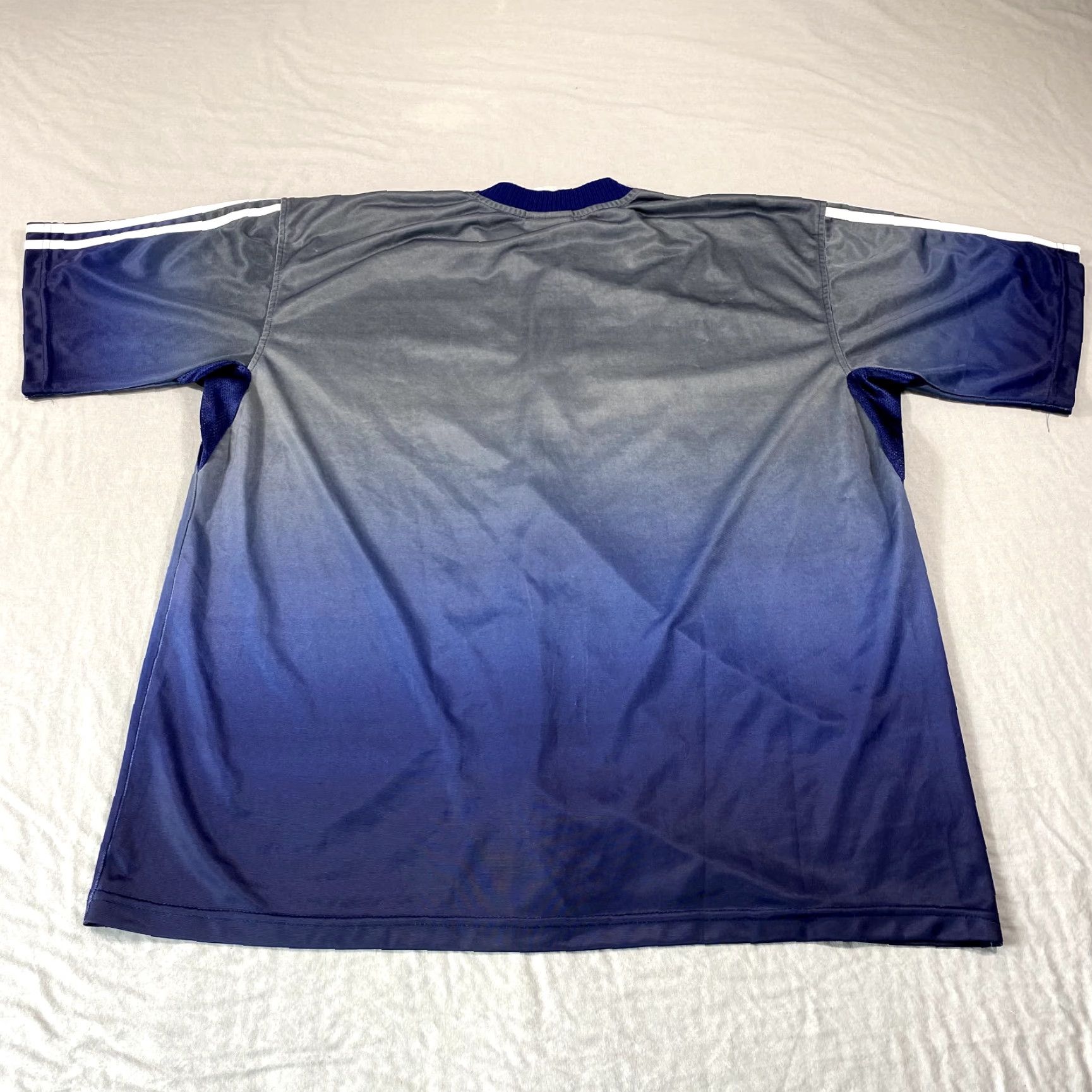 Adidas VINTAGE Adidas Shirt Mens L Blue 90s Jersey Polo Snap Button Collared Short Sleeve Basketball Warm Up Size US L / EU 52-54 / 3 - 2 Thumbnail