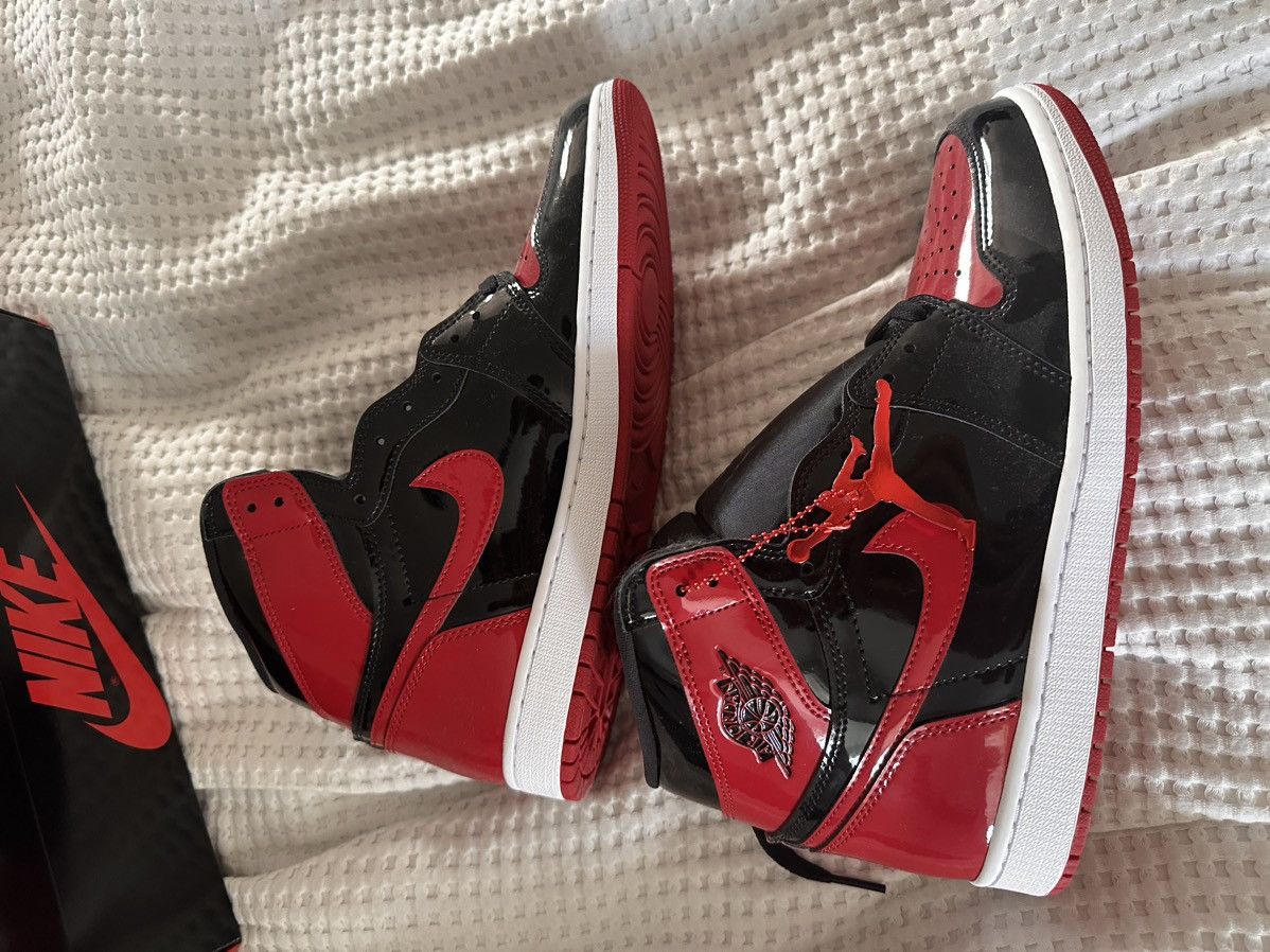 Jordan Brand × Nike Jordan 1 Patent Bred Size US 11 / EU 44 - 2 Thumbnail