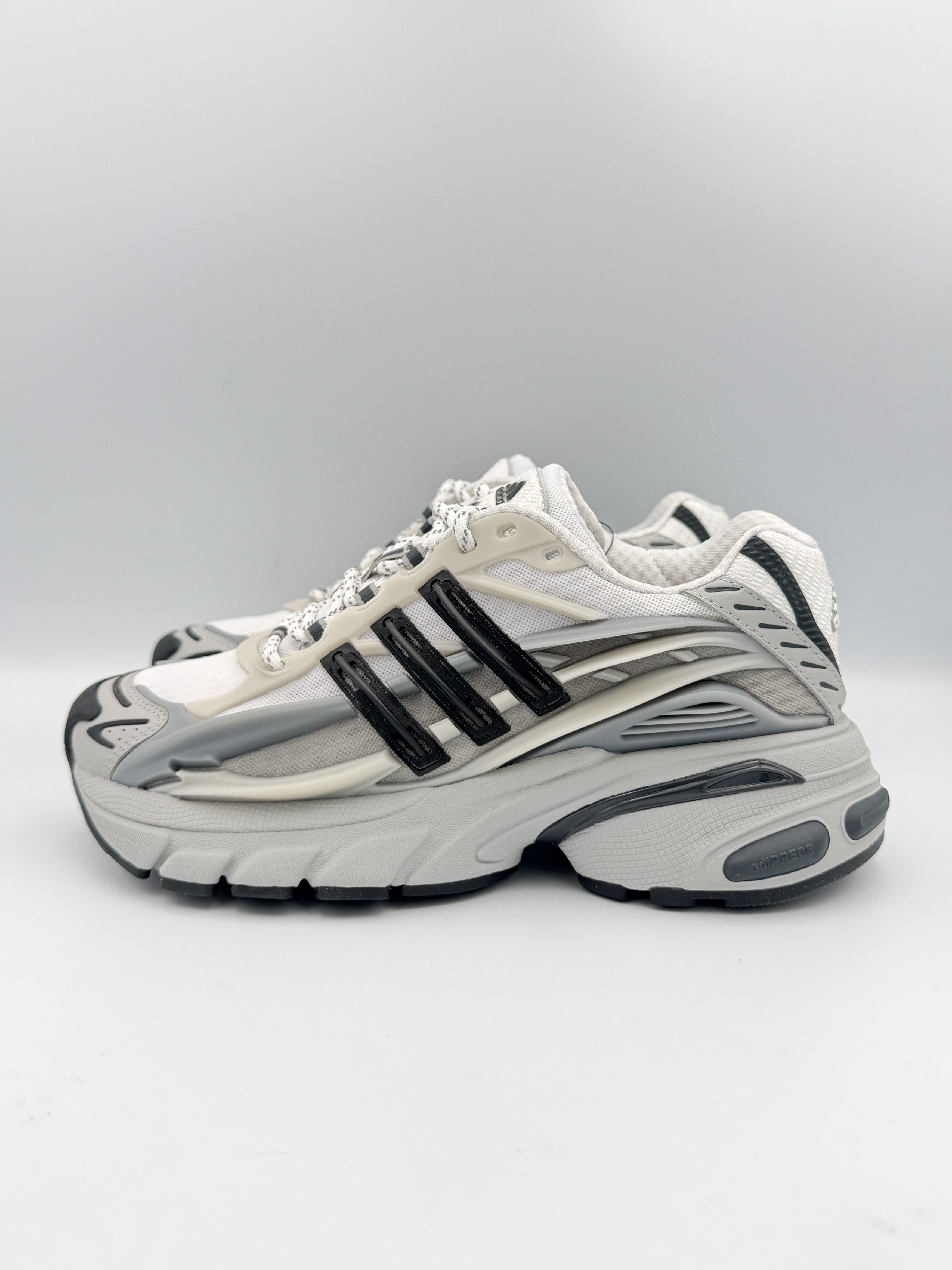 Adidas × Pharrell Pharrell adidas Adistar Jellyfish Solid Grey Black Sample Size US 6 / EU 39 - 4 Thumbnail