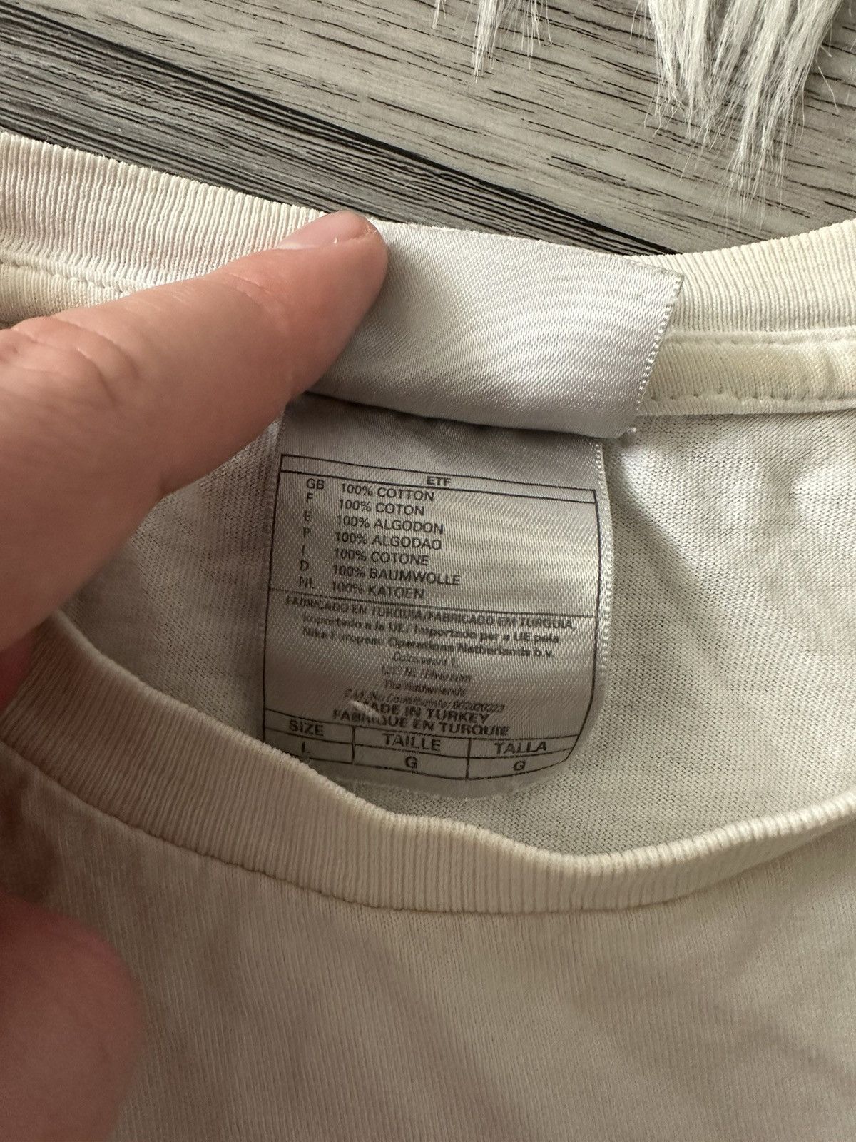 Nike Nike Vintage Big Logo Graphic Print White T shirt y2k hype Size US L / EU 52-54 / 3 - 5 Thumbnail