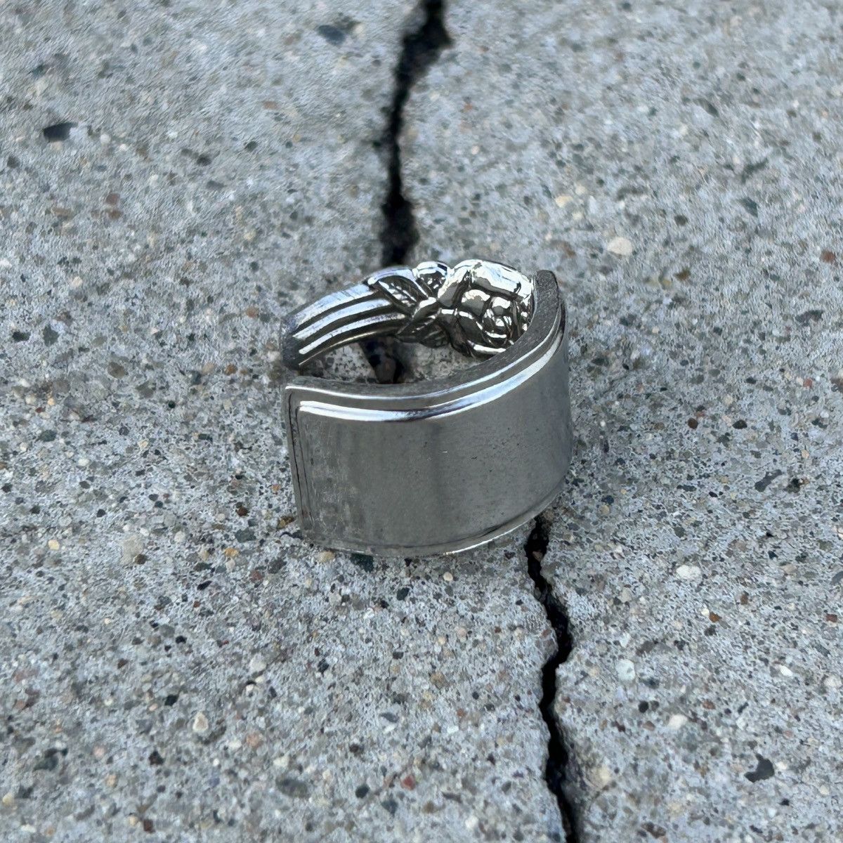 Vintage Handcrafted 1/1 Badge Ring Size ONE SIZE - 3 Thumbnail