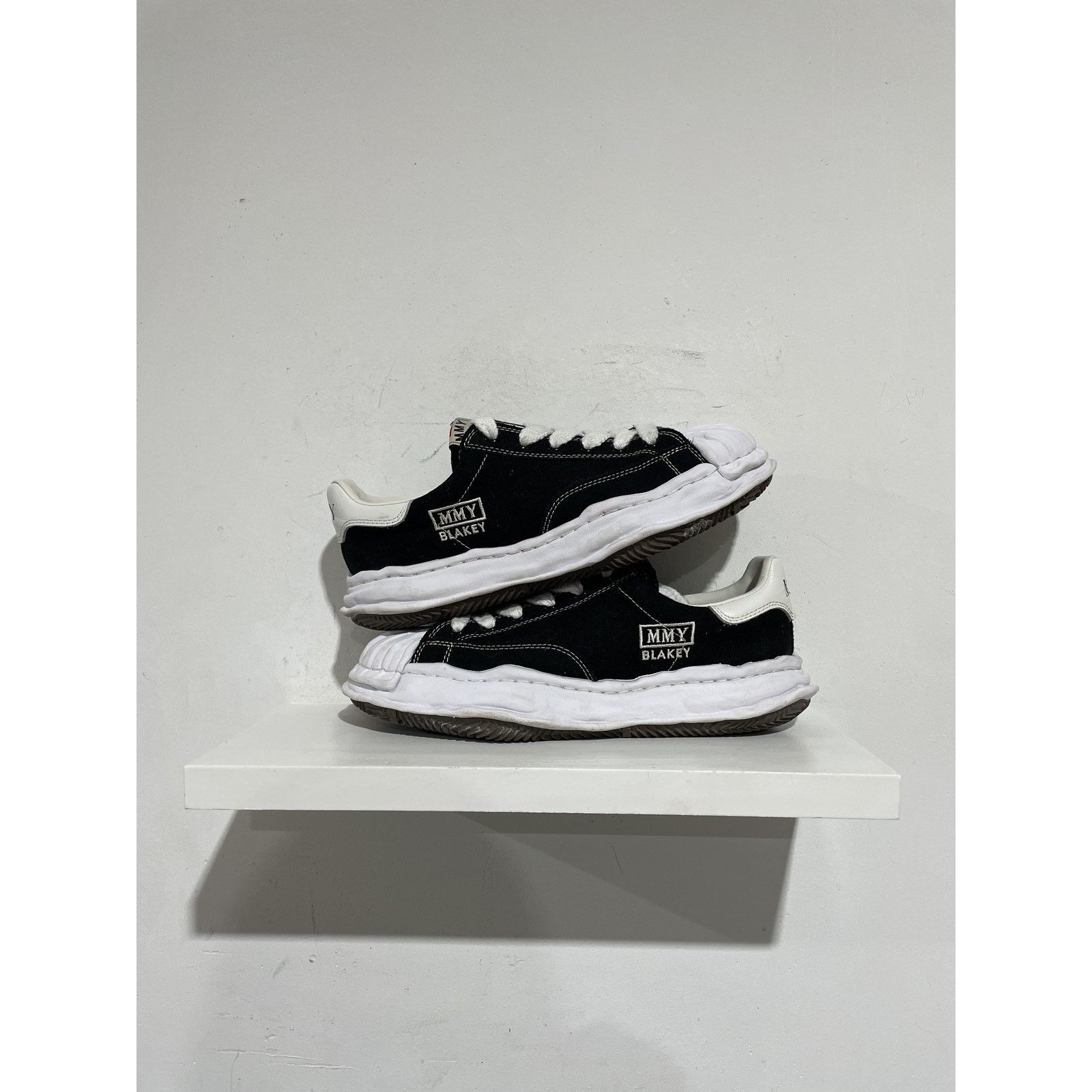 Maison MIHARA YASUHIRO MAISON MIHARA YASUHIRO BLAKEY BLACK SNEAKER SIZE 44 PREOWNED Size US 11 / EU 44 - 1 Thumbnail