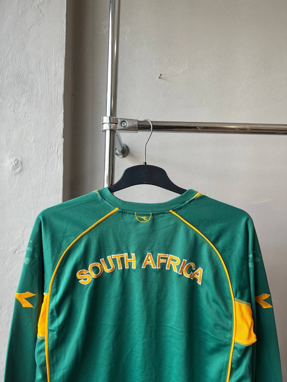 Diadora 2006 SOUTH AFRICA TEAM HOME SOCCER FOOTBALL DIADORA JERSEY L Size US L / EU 52-54 / 3 - 15 Thumbnail