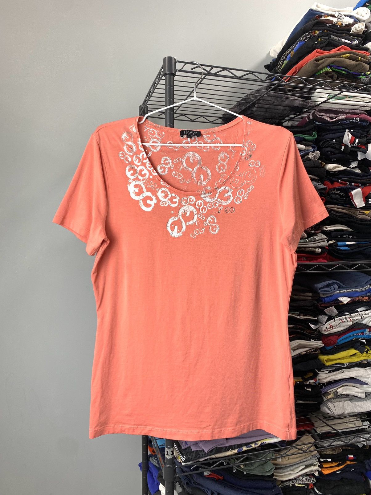 Escada Luxury Escada Silver Print T Shirt Hype Size L / US 10 / IT 46 - 1 Thumbnail