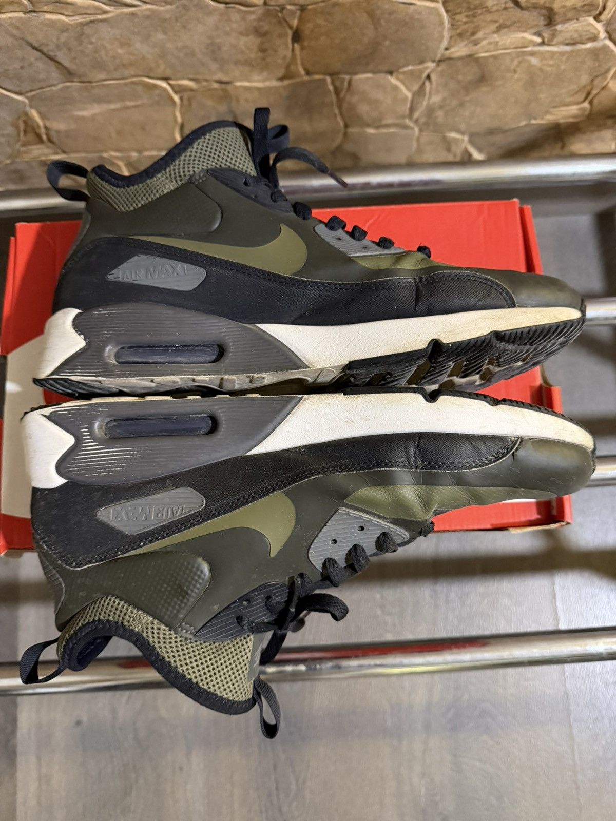 Nike Airmax 90 Size US 9.5 / EU 42-43 - 2 Thumbnail