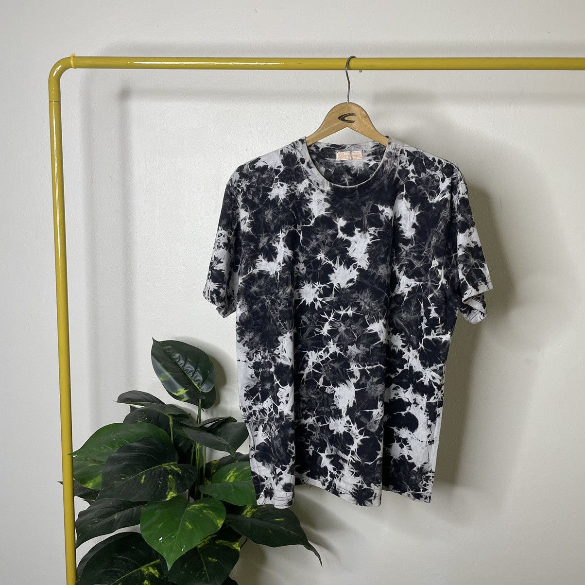 Vintage 2000s Ethnic Label Mosquitohead Acidwash Style T Shirt Size US XL / EU 56 / 4 - 1 Thumbnail