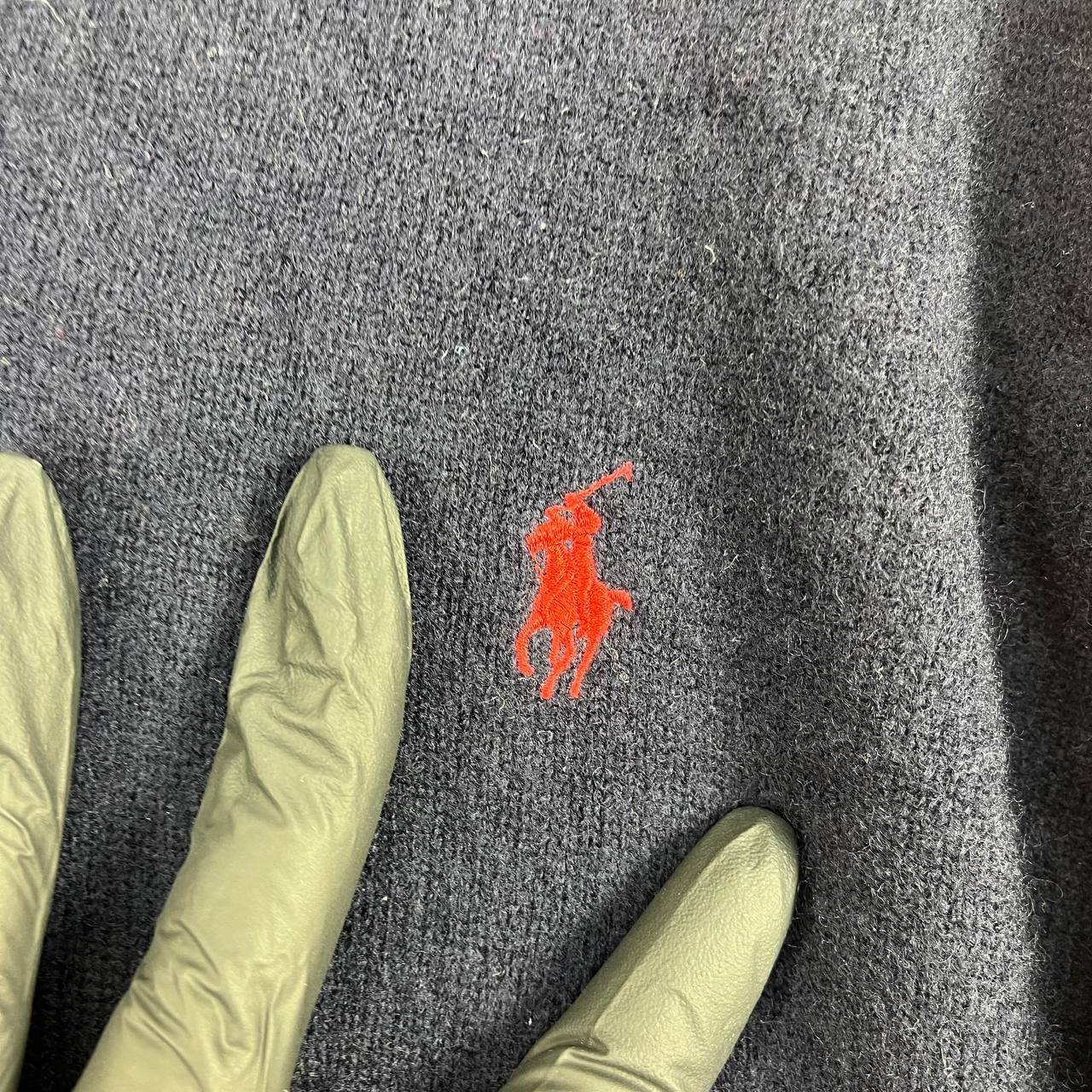 Polo Ralph Lauren Polo Ralph Lauren Lambswool Sweater V Neck Navy Red Size M Size US M / EU 48-50 / 2 - 3 Thumbnail