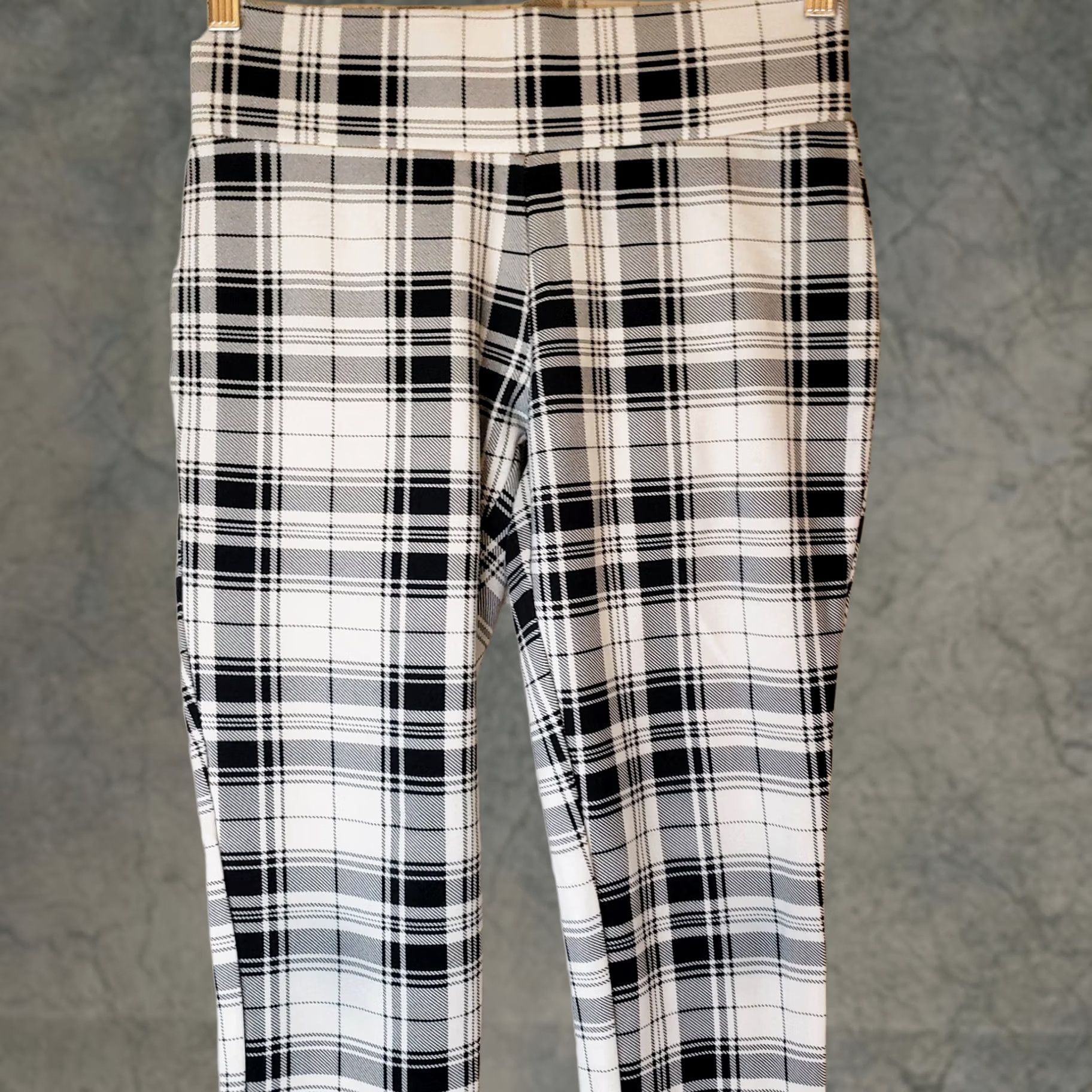 Vintage MeMoi Women's Leggings Pants S/M Black White Plaid Shaping Stretch Size 28" / US 6 / IT 42 - 1 Thumbnail