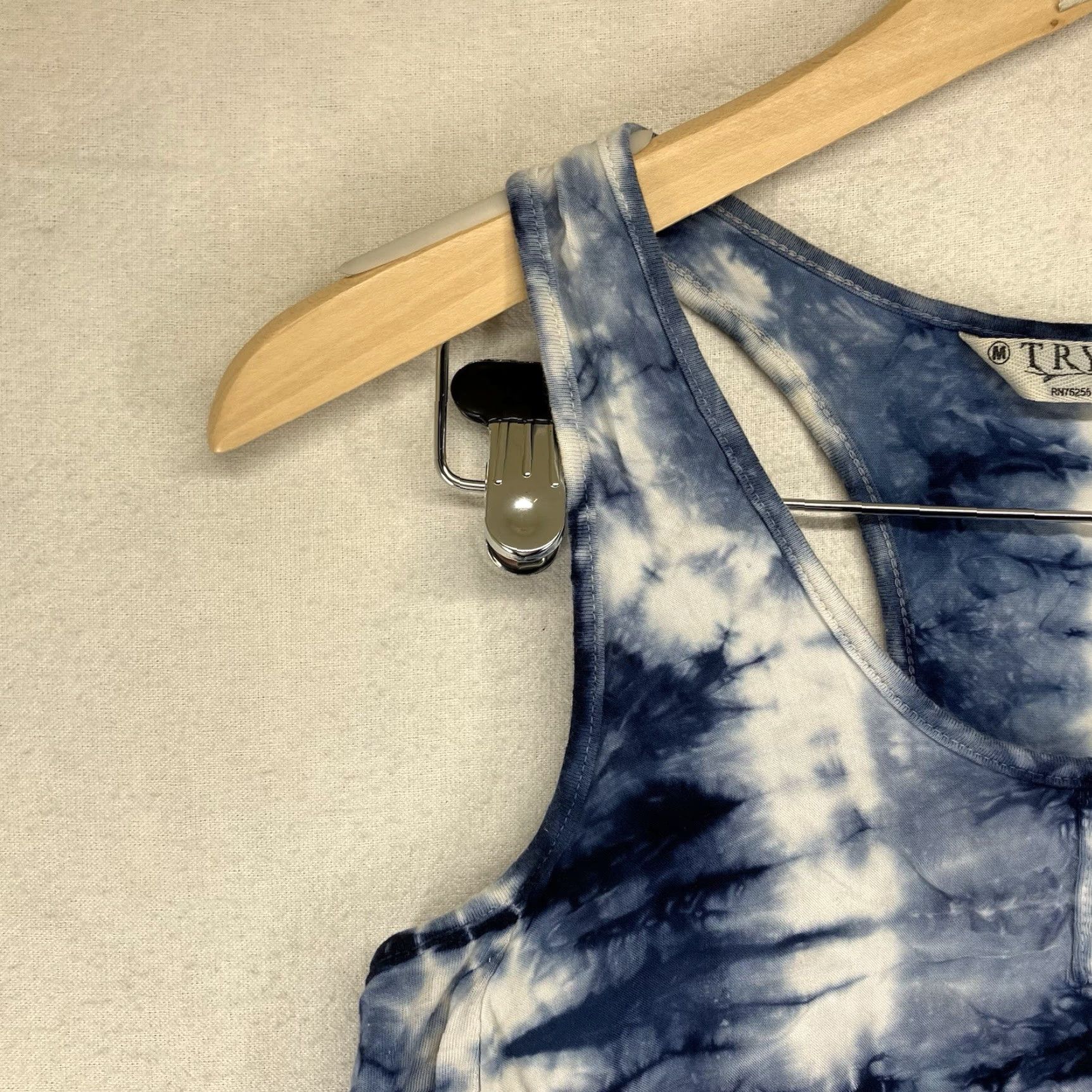 Vintage Women's Tank Top M Rayon Tie Dye Pearl Button USA Made Hippe Hippie 90s Festival Sleeveless Racerback Scoop Neck Casual Summer Shirt Size M / US 6-8 / IT 42-44 - 6 Thumbnail