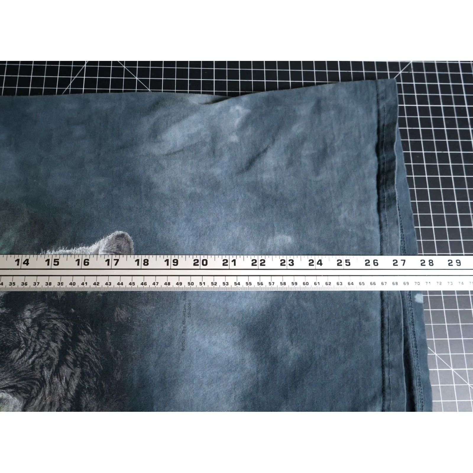 The Mountain VINTAGE The Mountain 3 Wolves Moon T-Shirt Adult XL Gray Tie Dye VTG Moon, Animals, Nature, Outdoor Shirt Mens XL Gray Size US XL / EU 56 / 4 - 7 Thumbnail