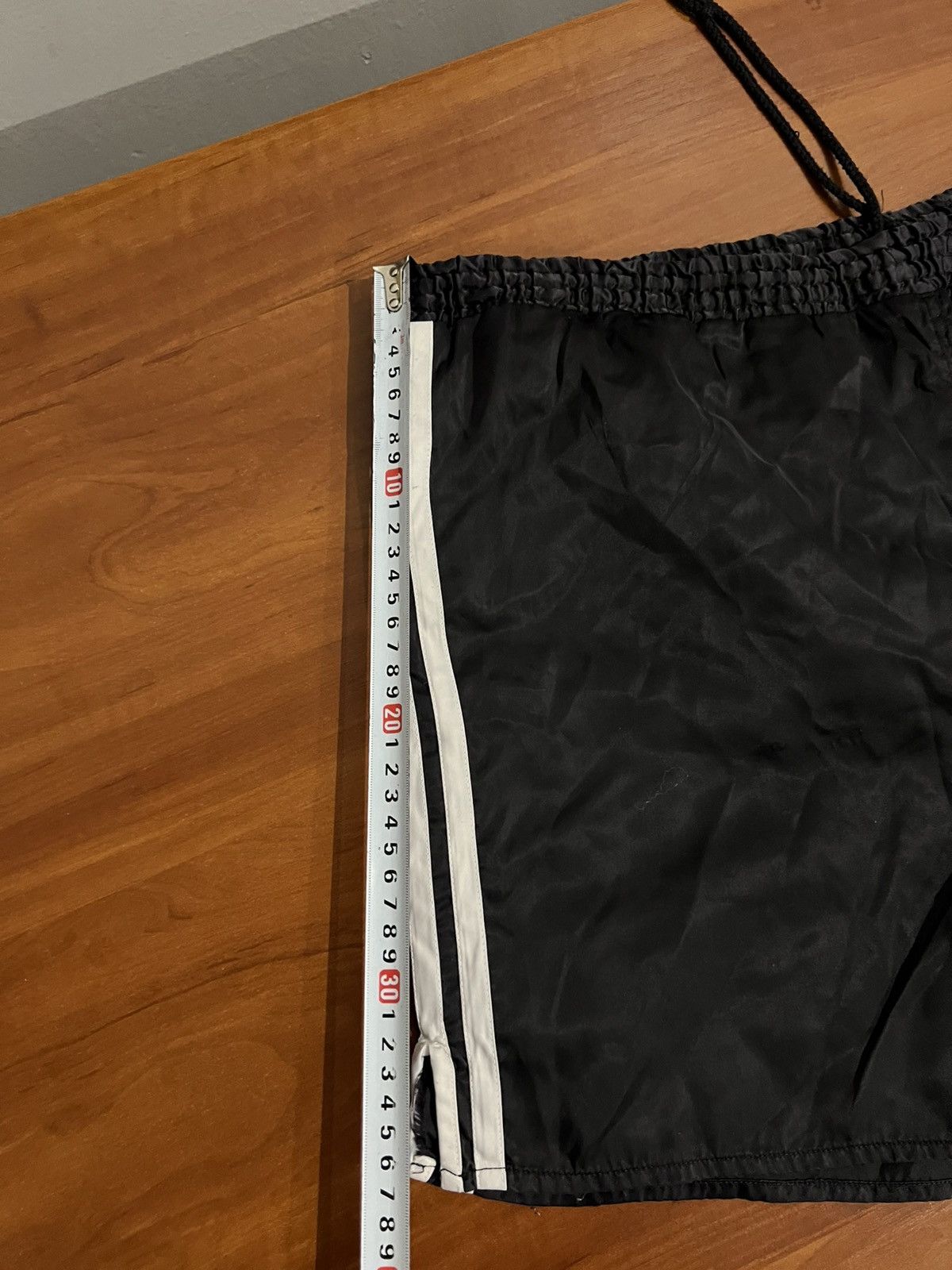 Adidas ADIDAS VINTAGE GLANZ SPRINTER MENS RETRO SHORTS SIZE L Black Size US 40 / EU 56 - 22 Thumbnail