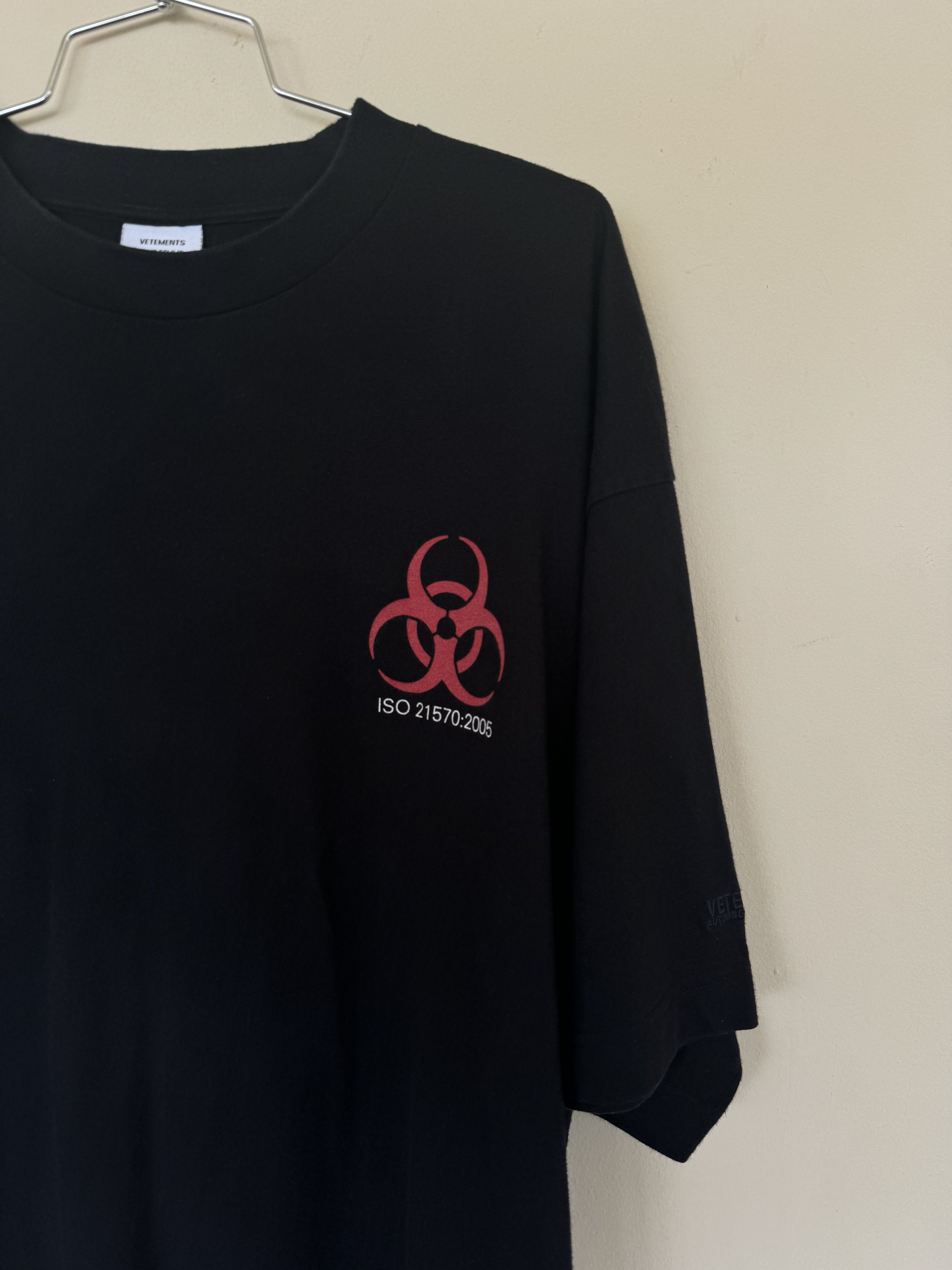 Vetements Genetically Modified Tee Size US S / EU 44-46 / 1 - 3 Thumbnail