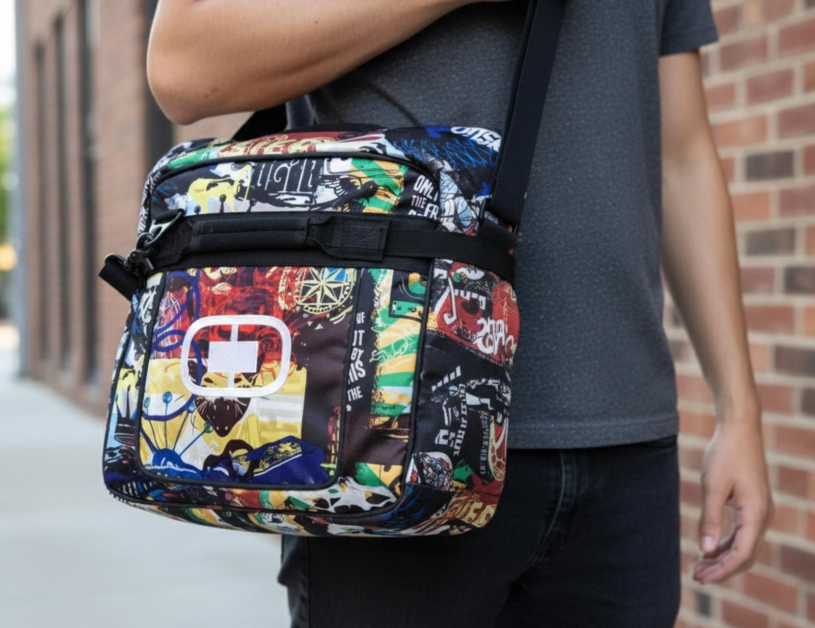 Ogio Ogio Visual Asylum China Messenger Bag Streetwear Graffiti Size ONE SIZE - 2 Thumbnail