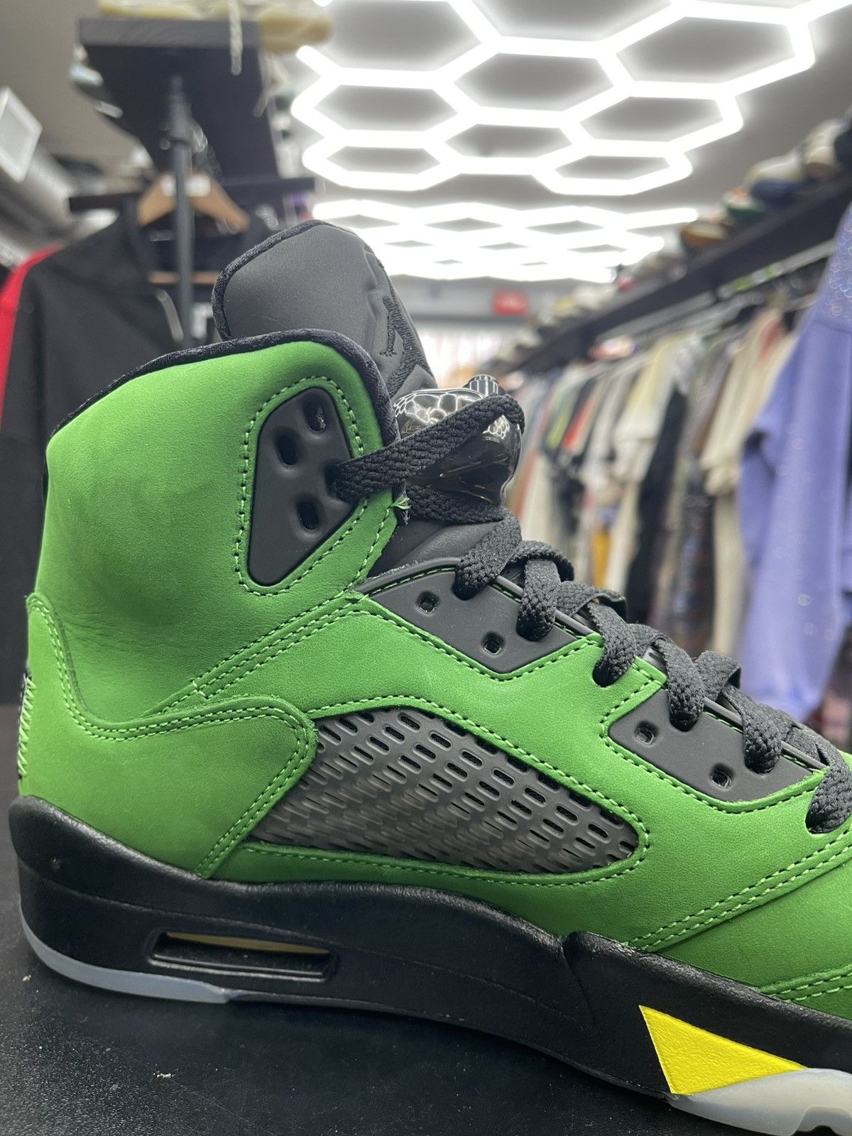 Jordan Brand Size 9 - Jordan 5 Retro SE Oregon Gently Used Size US 9 / EU 42 - 6 Thumbnail