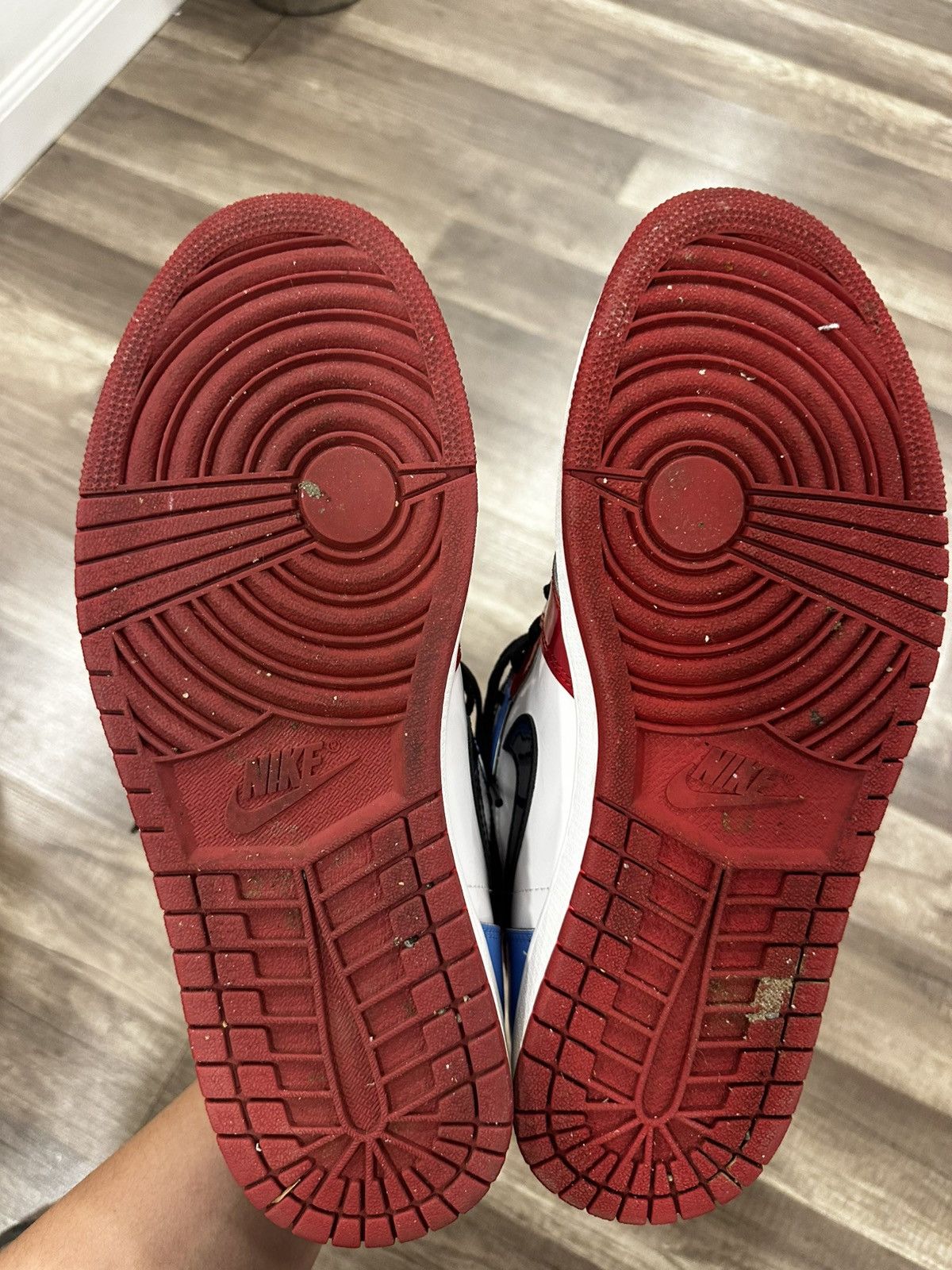 Jordan Brand 2019 Air Jordan 1 retro high OG ‘Fearless’ Size US 10 / EU 43 - 5 Thumbnail