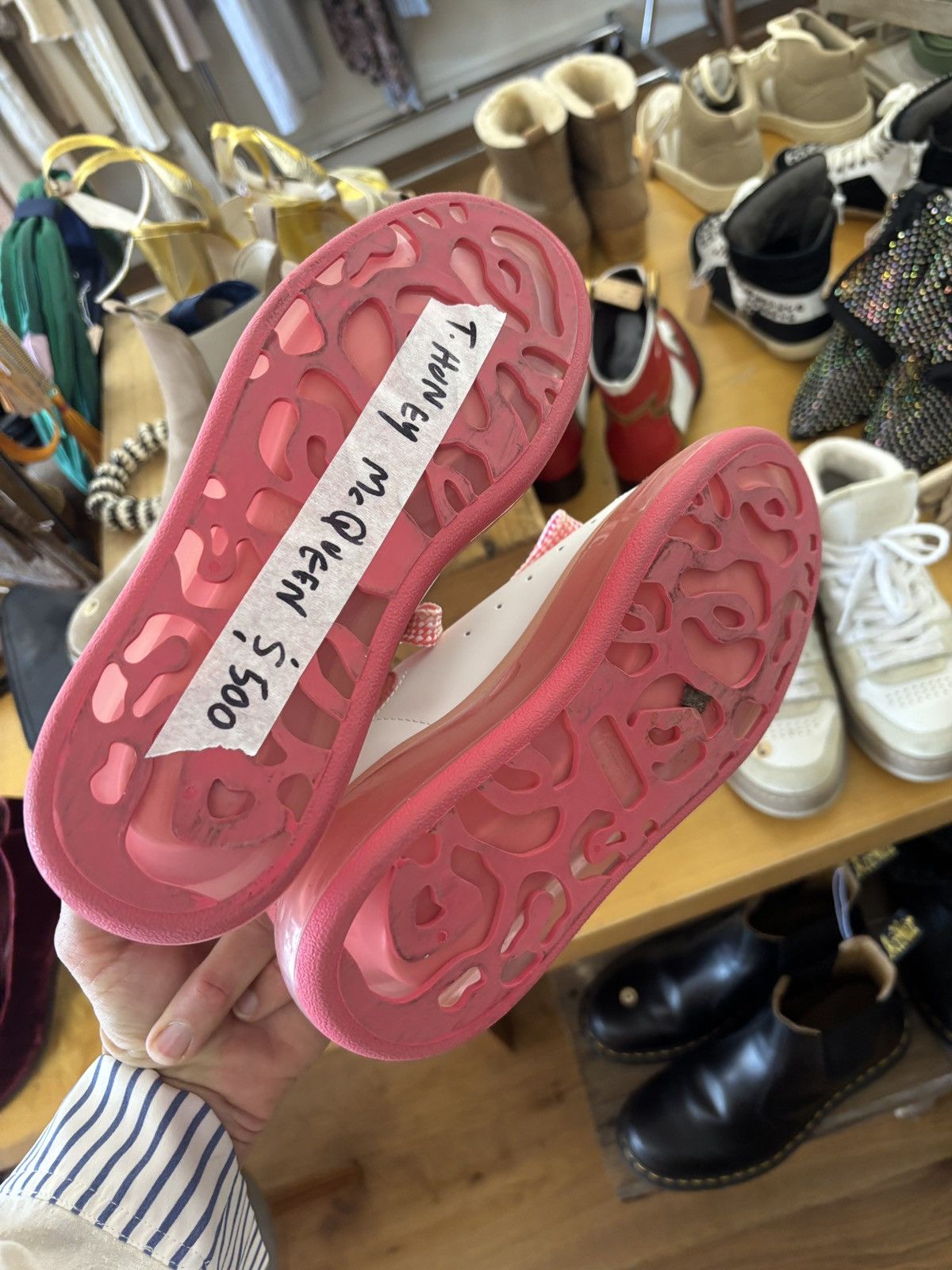 Alexander McQueen Alexander McQueen sneaker pink and white Size US 6 / IT 36 - 11 Thumbnail
