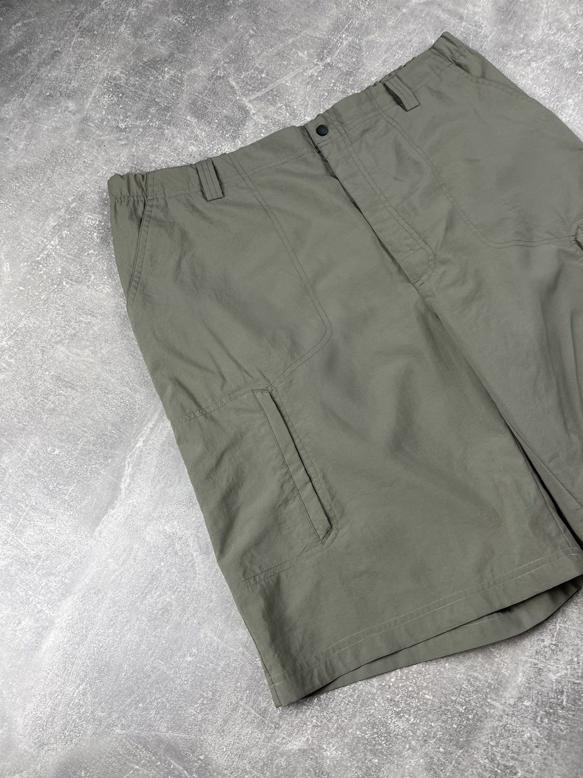 Nike ACG Nike ACG Outdoor Khaki Polyester Cargo Shorts Gorpcore Size US 38 / EU 54 - 3 Thumbnail