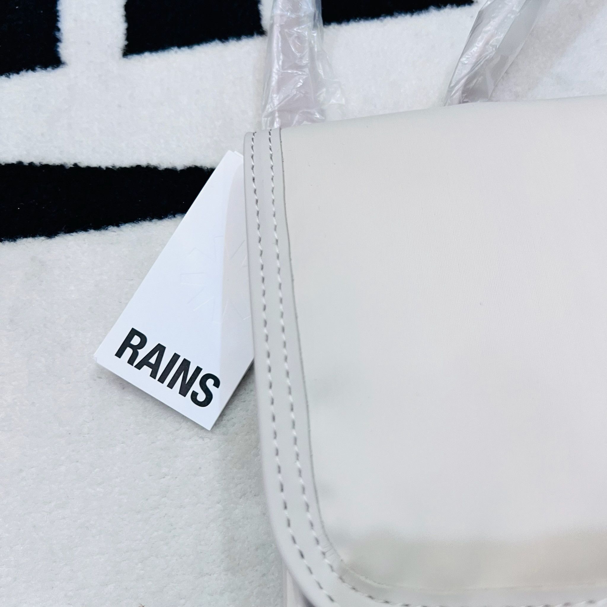 Rains Rains Puffed Backpack Micro Waterproof W3 - Dune Colorway Size ONE SIZE - 2 Thumbnail