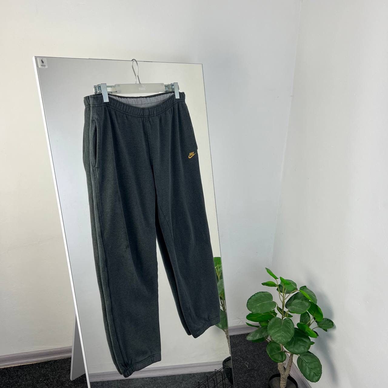 Nike Vintage Y2K Nike Mini Logo Baggy Sweatpants Streetwear 90s Size US 32 / EU 48 - 1 Thumbnail