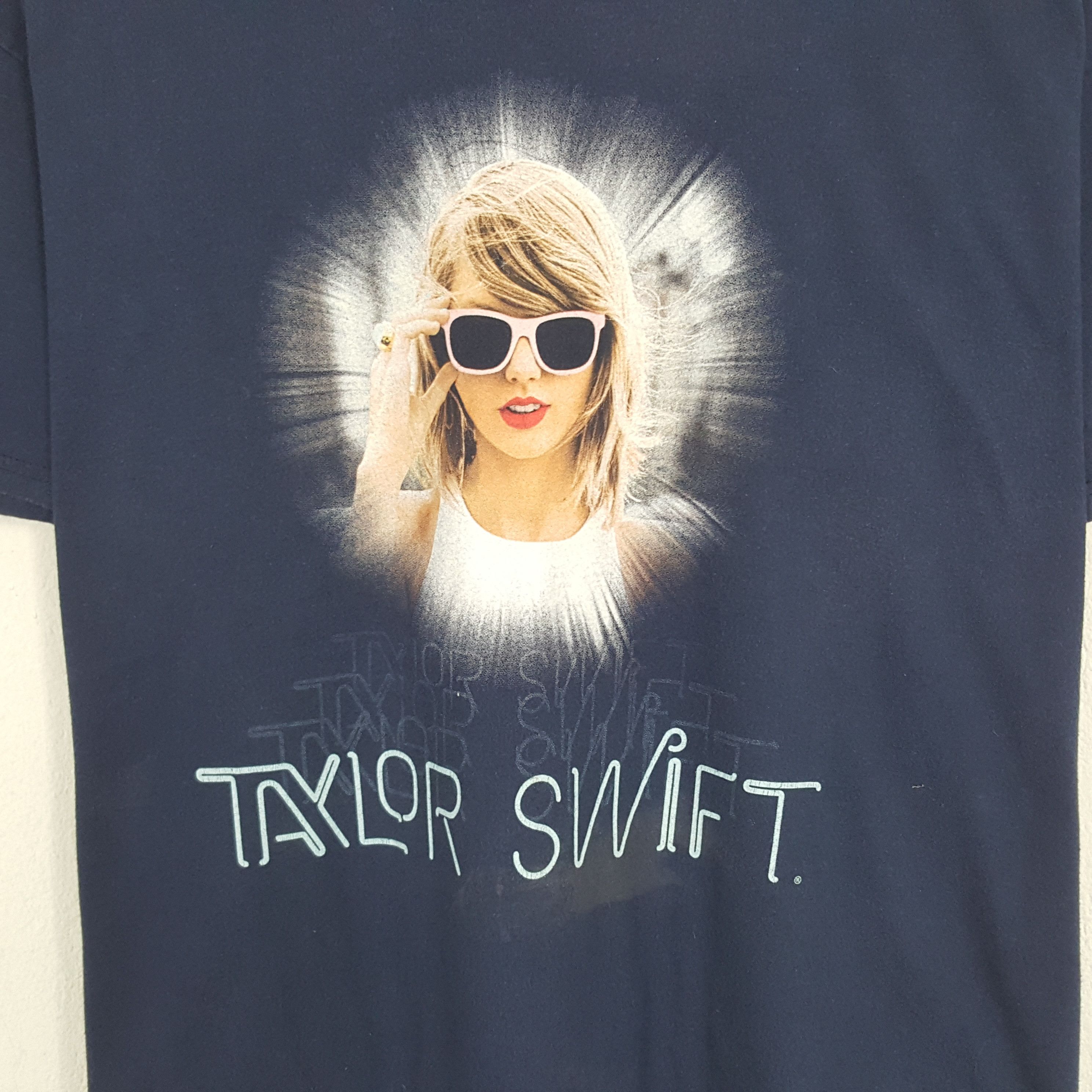 Band Tees × Vintage Vintage Taylor Swift American Singer Tour Tshirt Size US XL / EU 56 / 4 - 2 Thumbnail