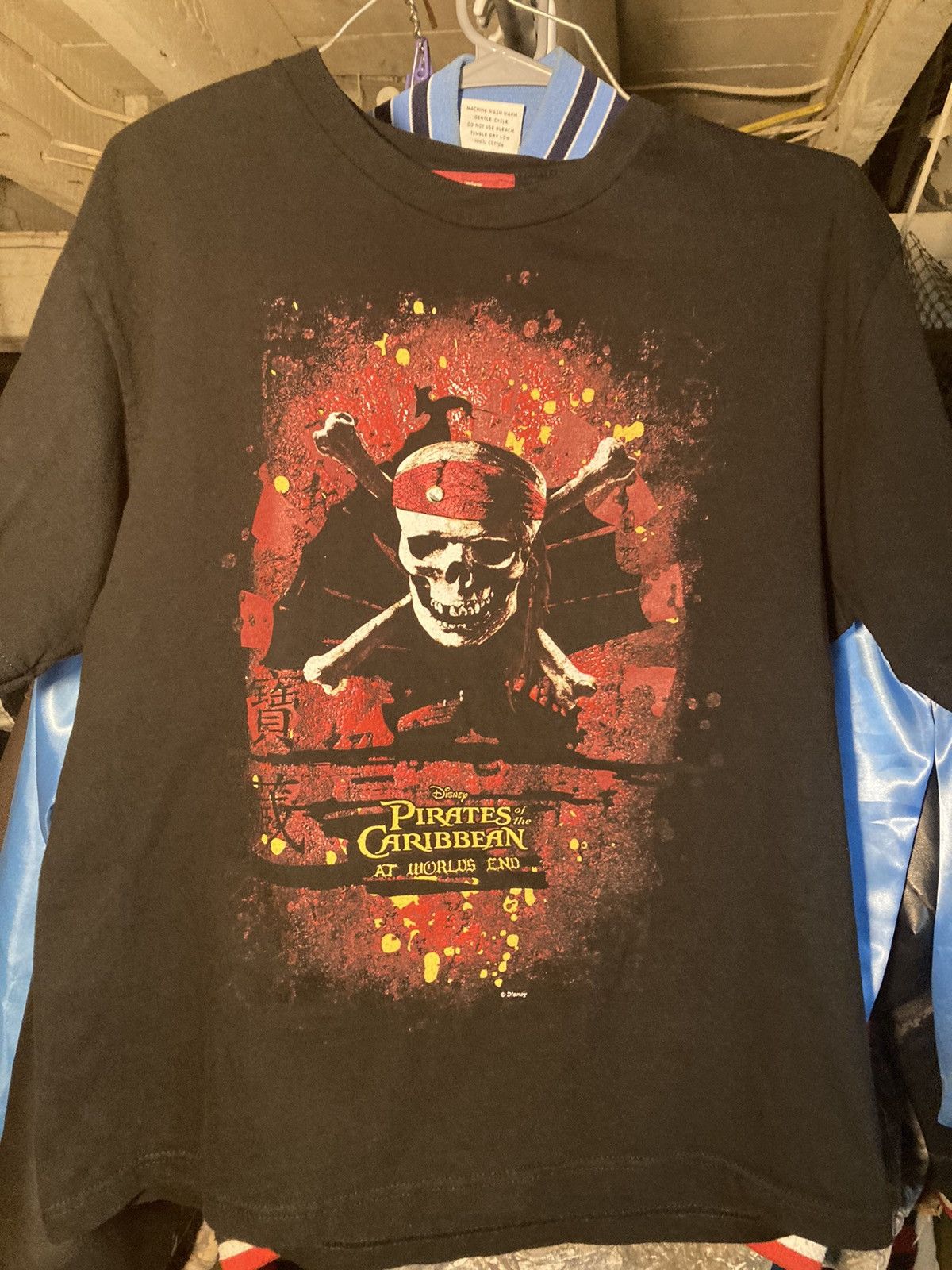 Disney × Vintage Pirates of the Caribbean At Worlds End Tee Size US M / EU 48-50 / 2 - 1 Thumbnail