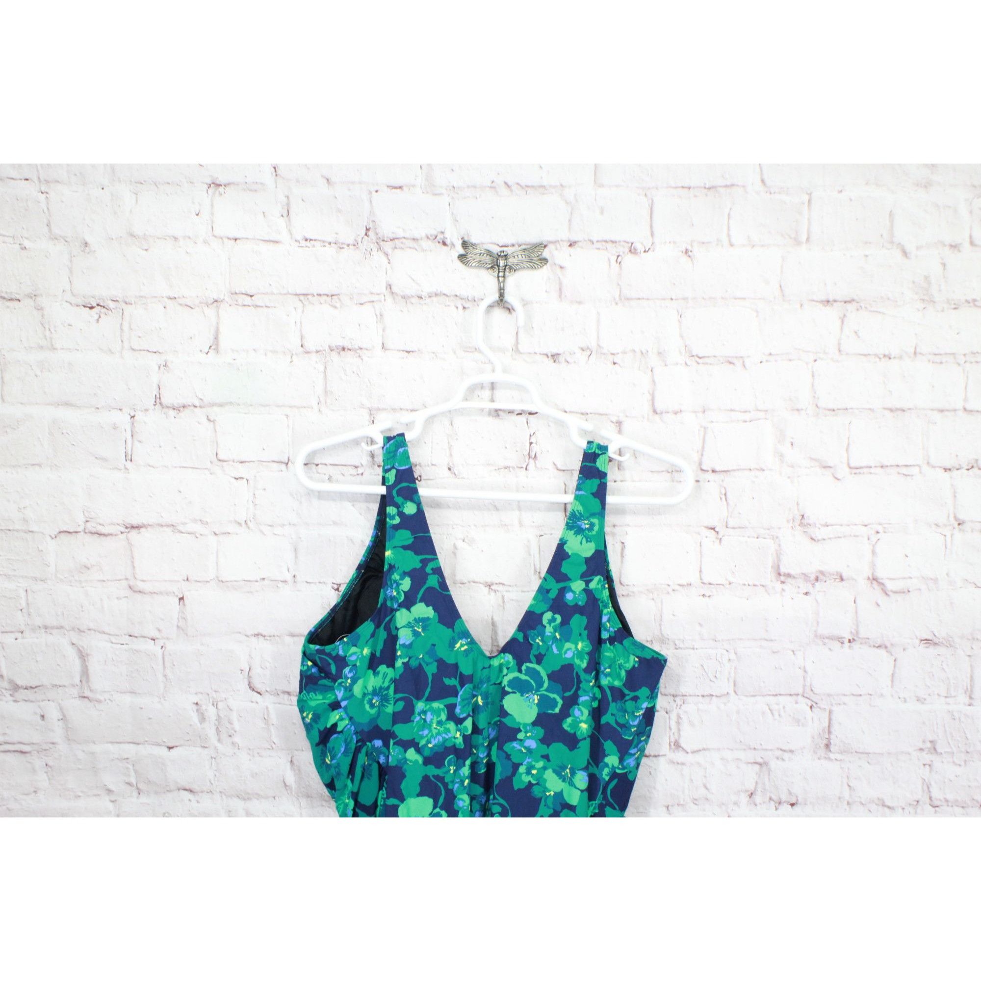 L.L. Bean LL Bean Women's Shaping Swimwear Tanksuit Floral Print Size 4XL / US 24-26 - 4 Thumbnail